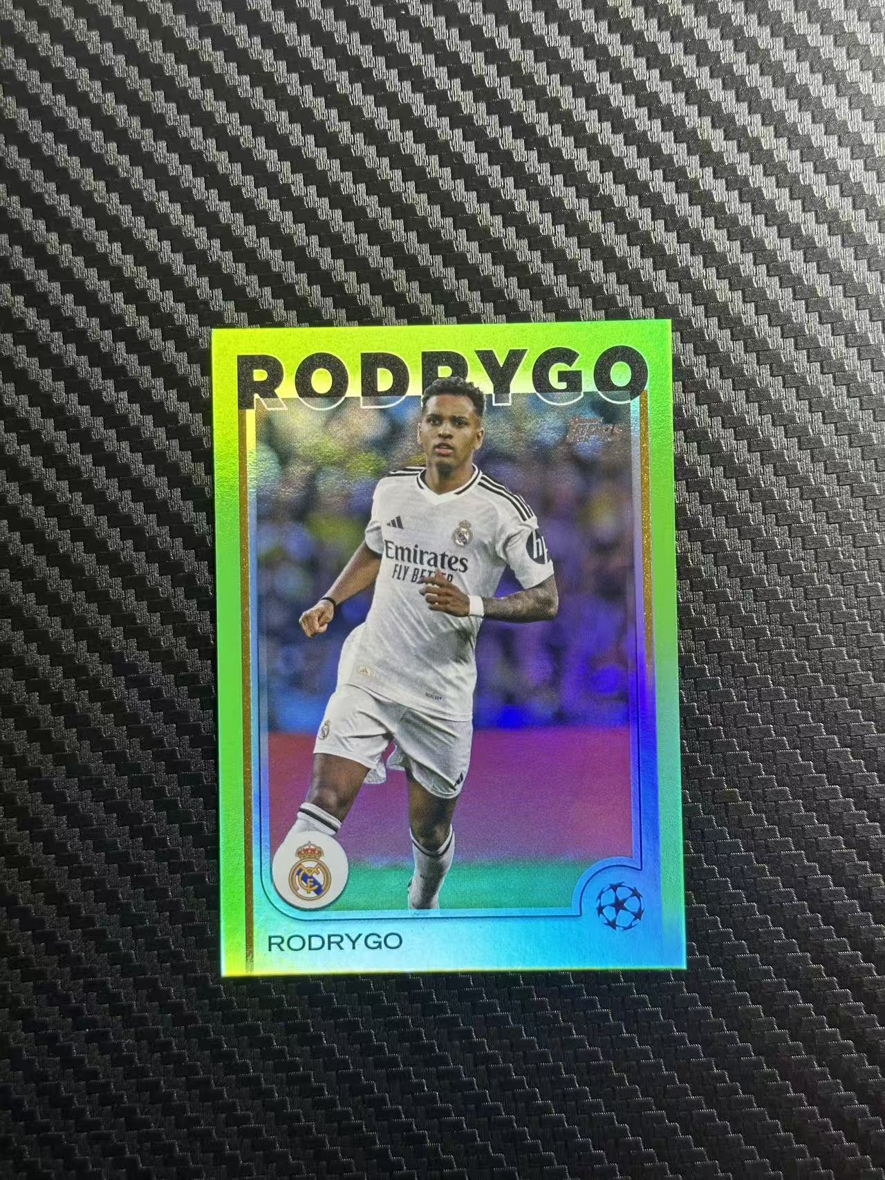 2025 Topps ucc Rodrygo 罗德里戈 巴西 皇家马德里 皇马 欧冠 140/199编 绿折 折射 卡品如图 拍前看描述