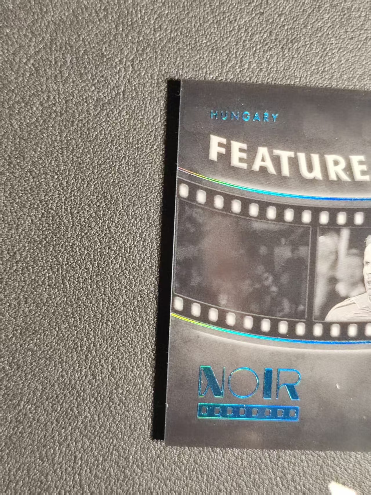 2024-25 Panini Noir Peter Gulacsi 诺尔 彼得 古拉奇 12/25编 长篇特卡 箱货SSP 单一平行 利物浦 莱比锡 匈牙利 圣诞编 Feature Length 如图