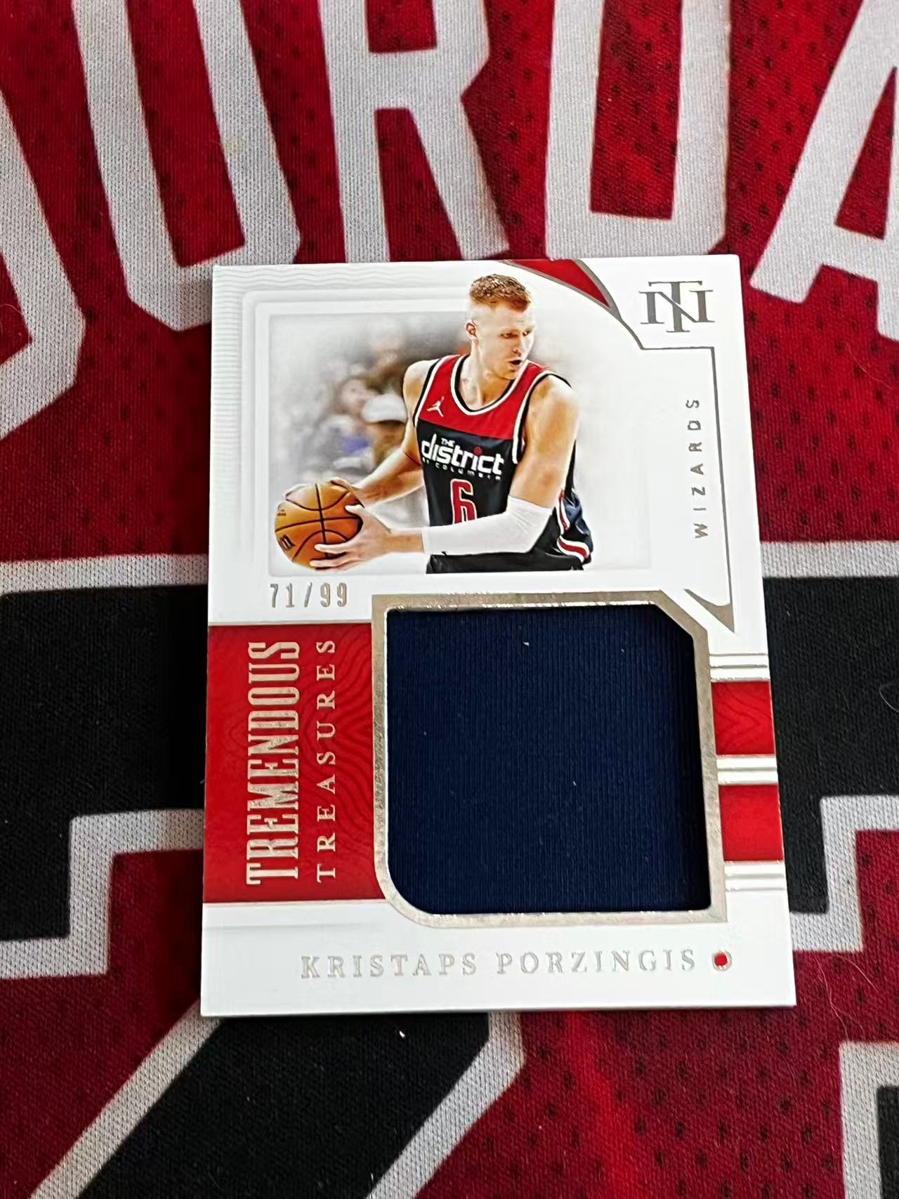 【接寄拍】2021-22 PANINI NATIONAL 国宝高端系列 奇才 独角兽 克里斯塔普斯波尔津吉斯 99编 GU 亲穿落场球衣物料切割 衣料实物卡 专收凑套必备【烂臭嘴拍卖】