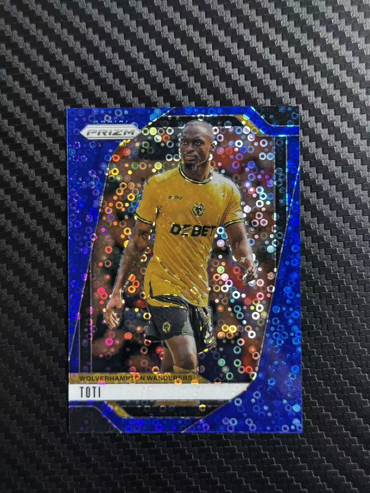 2024-25 Panini Prizm TOTI 英超 PZ 狼队 托蒂 02/99编 蓝泡泡折 卡品如图 拍前看描述