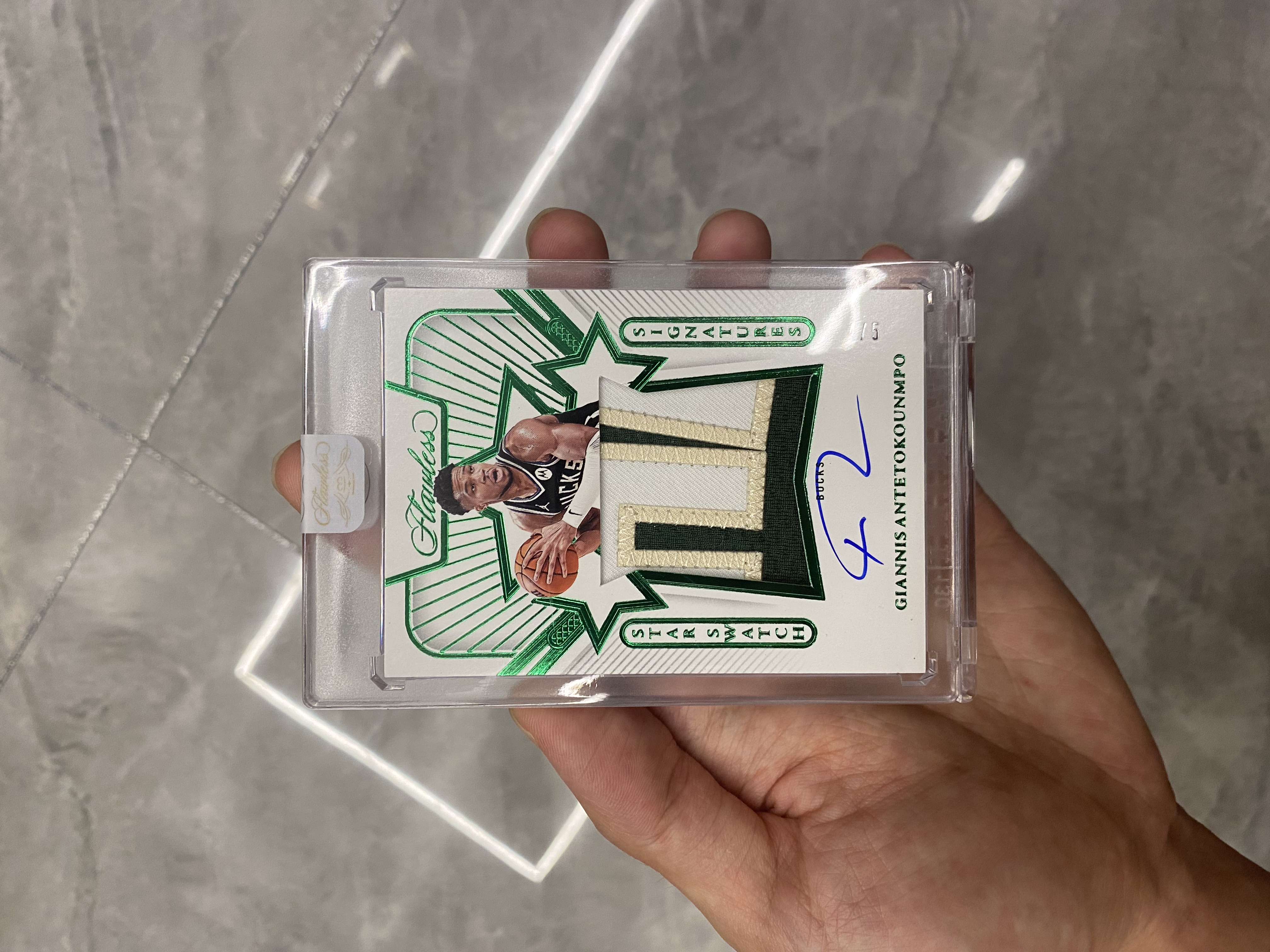 【咔嚓】2023 Panini Flawless Giannis Antetokounmpo 雄鹿 字母哥 阿德托昆博 手提签字卡签 5编 翡翠绿 Star Swatch 满切割 落场GU 咖啡