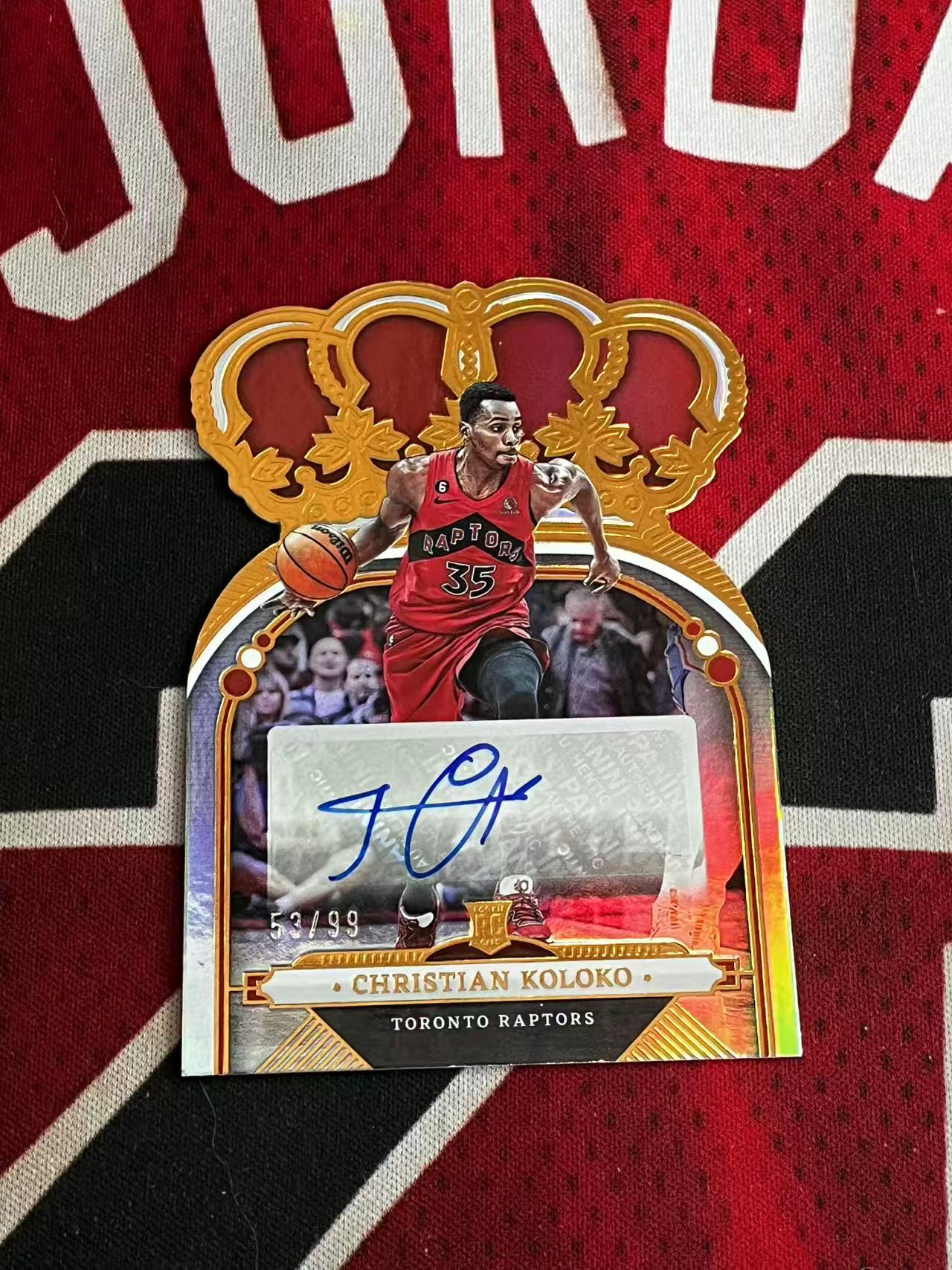 【接寄拍】2022-23 PANINI CROWN ROYALE 皇冠系列 猛龙 新秀RC 克里斯蒂安科洛科 科洛克 99编 签字卡 新秀签 铜平行 折射 皇冠异形切割签字卡【烂臭嘴拍卖】