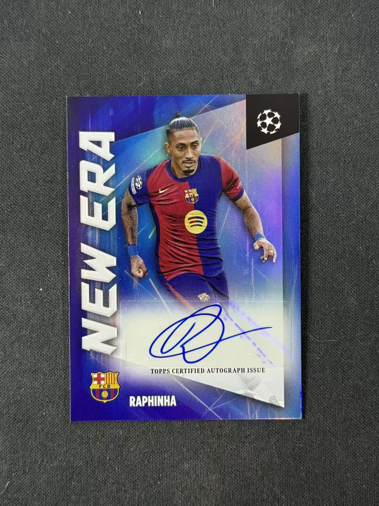 2025 Topps Comptitions Raphinha 【林林拍卖拜仁】ucc系列 欧冠 西甲 巴塞罗那 巴萨 拉菲尼亚 银折 新纪元签 签字 角瑕疵见图