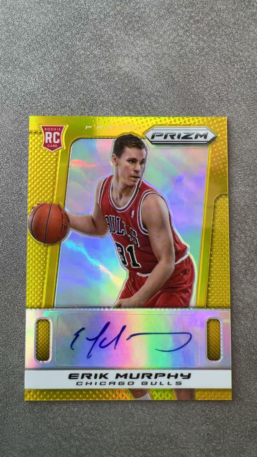5951【330球星卡实体店代卖】2013-14 帕尼尼 PRIZM 埃里克 墨菲 ERIK MURPHY 公牛 新秀RC 金折 09/10编 低编 签字 仅顺丰寄付(UK23)