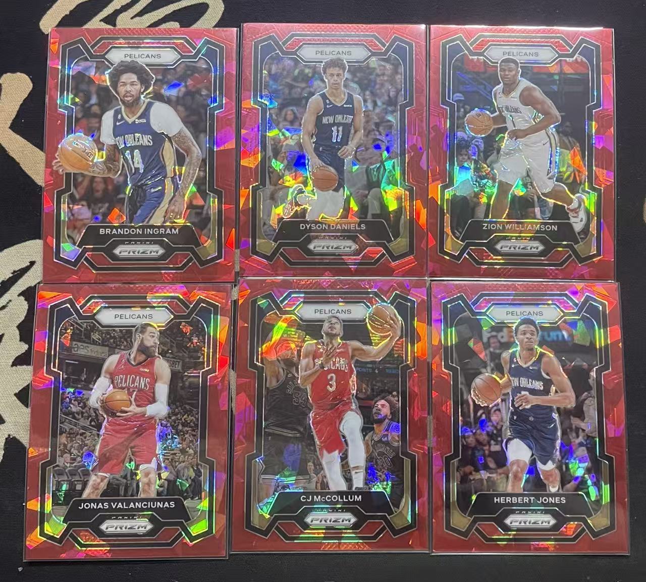2023-24 Panini Prizm Zion Williamson 锡安·威廉姆斯 丹尼尔斯 赫伯特·琼斯 瓦兰丘纳斯 英格拉姆 麦克鲁姆 鹈鹕队 红碎冰 碎冰折 折射 pz 打包(猴子卡社)