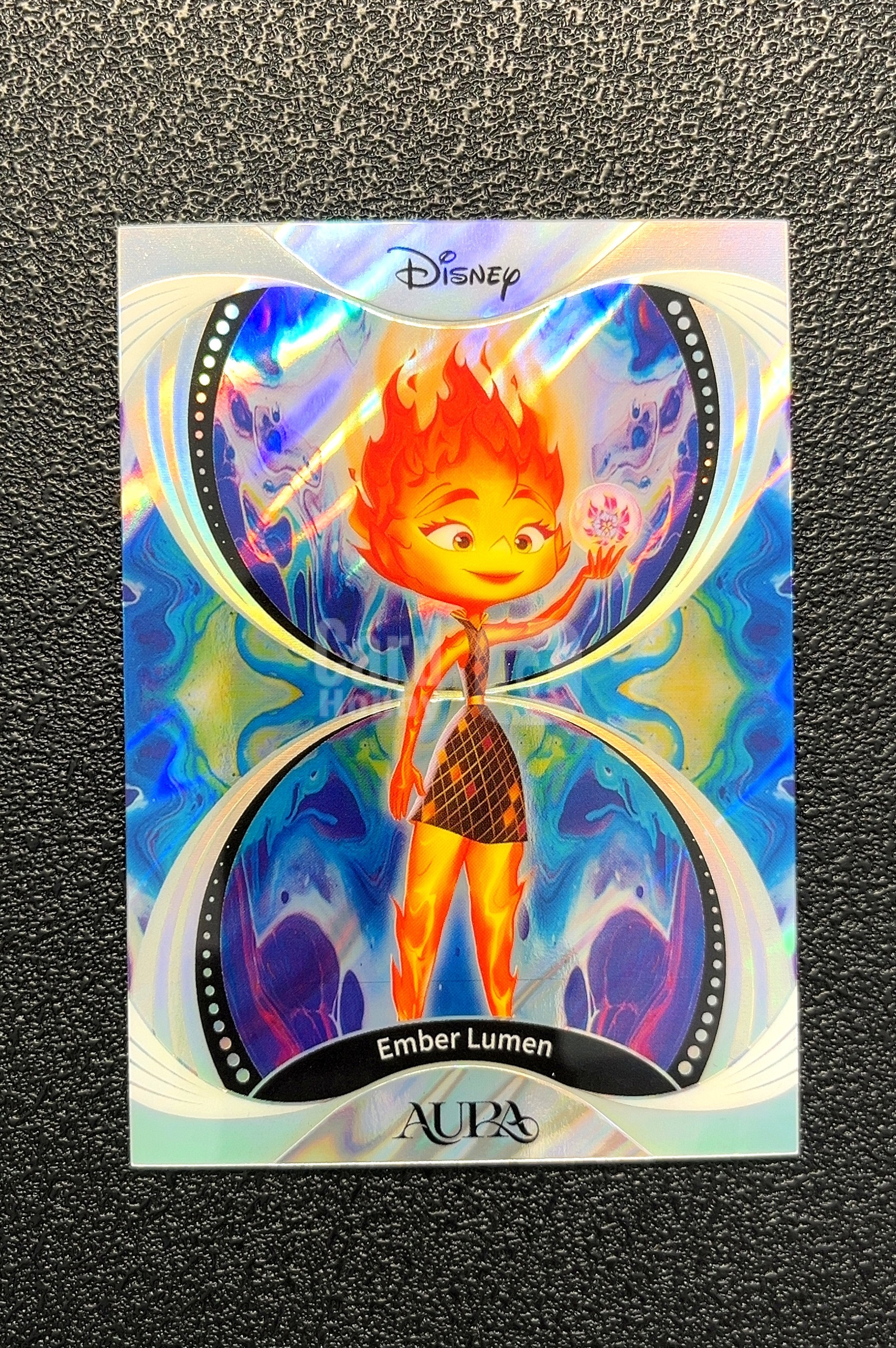 【岛屿拍卖】2025 Kakawow AURA Disney Ember Lumen 炉小焰 蓝折 折射 卡品如图 高价值 #AD-AU-131 0016#365