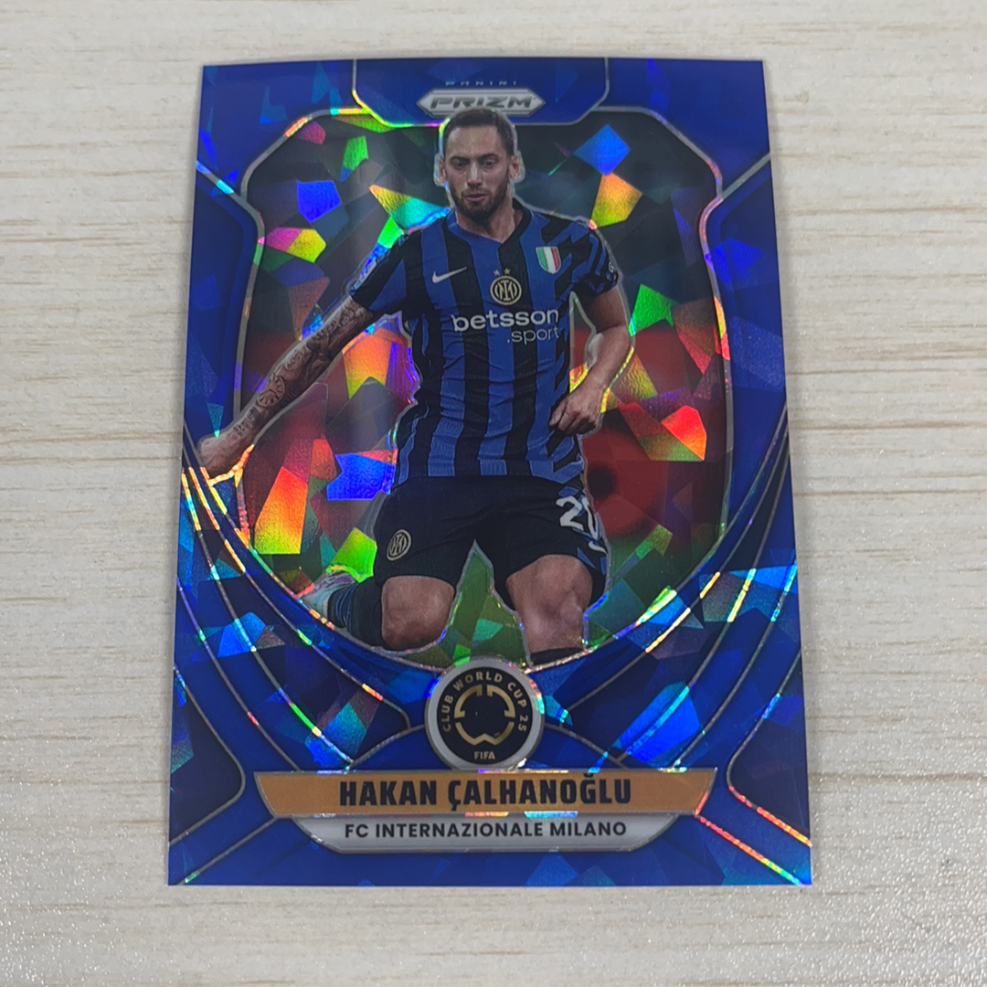 【小牛代拍】2025 panini prizm FIFA CLUB WORLD CUP 世俱杯 国米 国际米兰 哈坎·恰尔汗奥卢 Hakan Calhanoglu 175编 蓝碎冰折 卡品如(一哥)