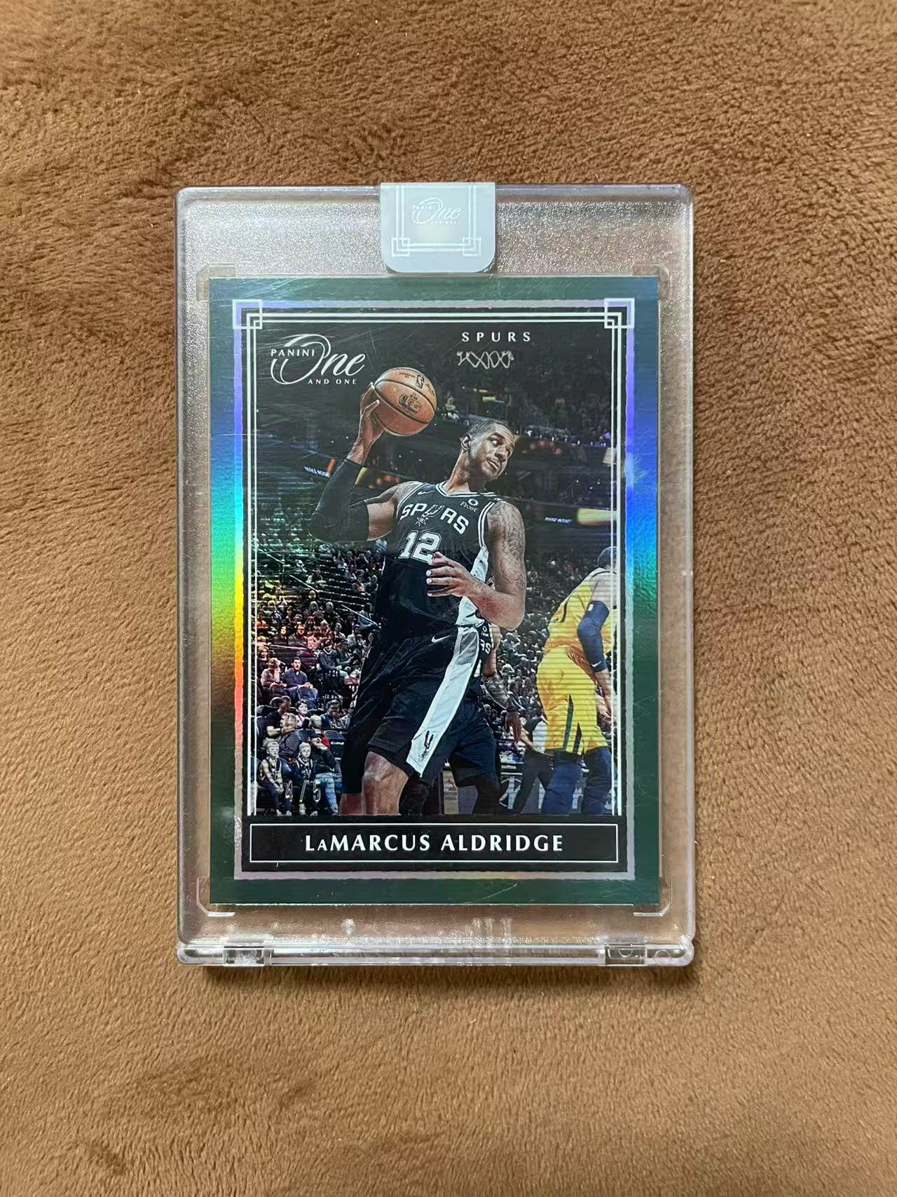 2019-20 Panini One and One LaMarcus Aldridge 马刺 拉玛库斯 阿尔德里奇 阿德 one系列 5编 低编 绿平行 原封砖 彩虹折射同版凑套在拍 专收必备【z】
