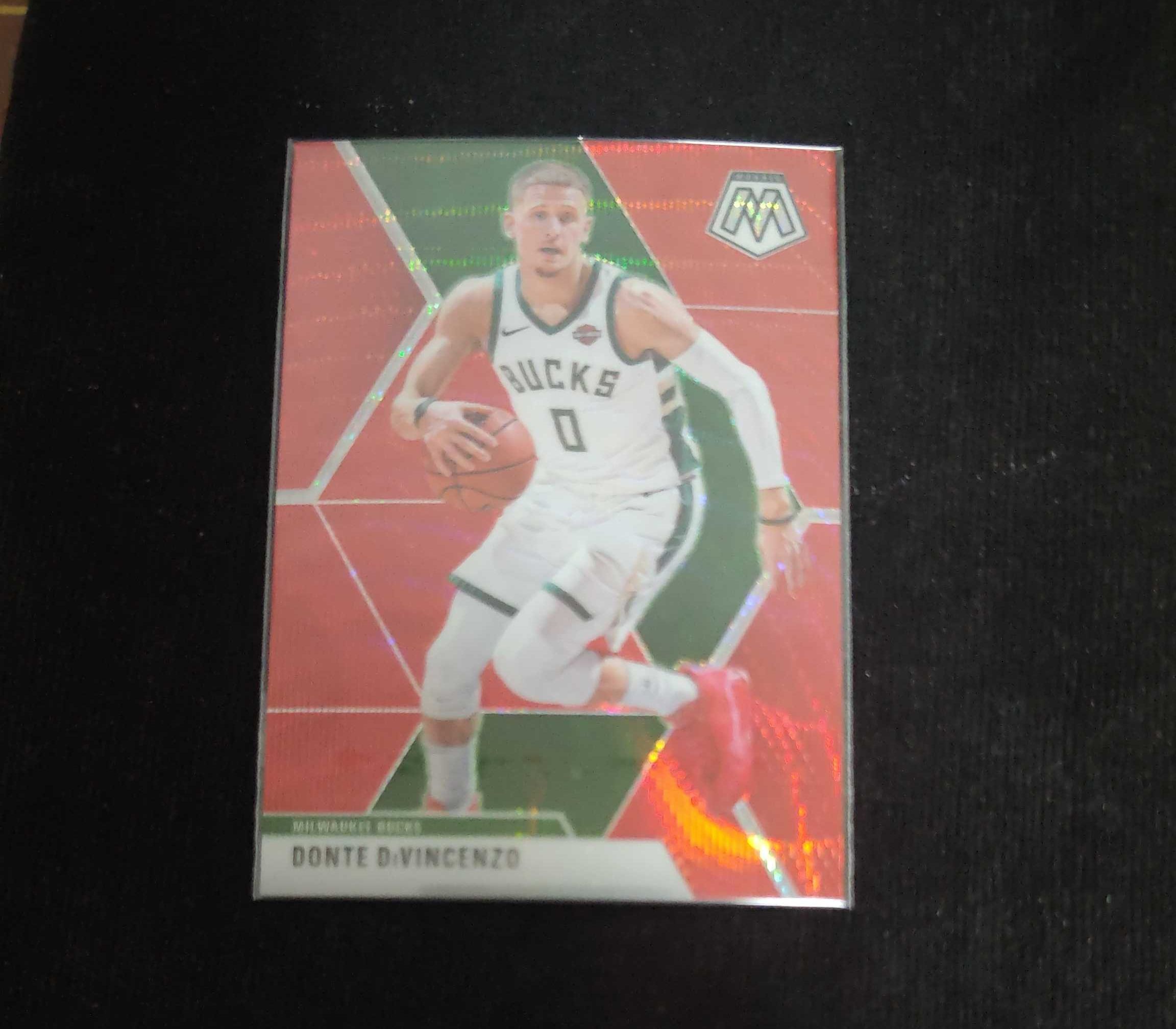 2019-20 Panini Mosaic Donte DiVincenzo 马赛克 迪文森佐 雄鹿 红波纹 折射