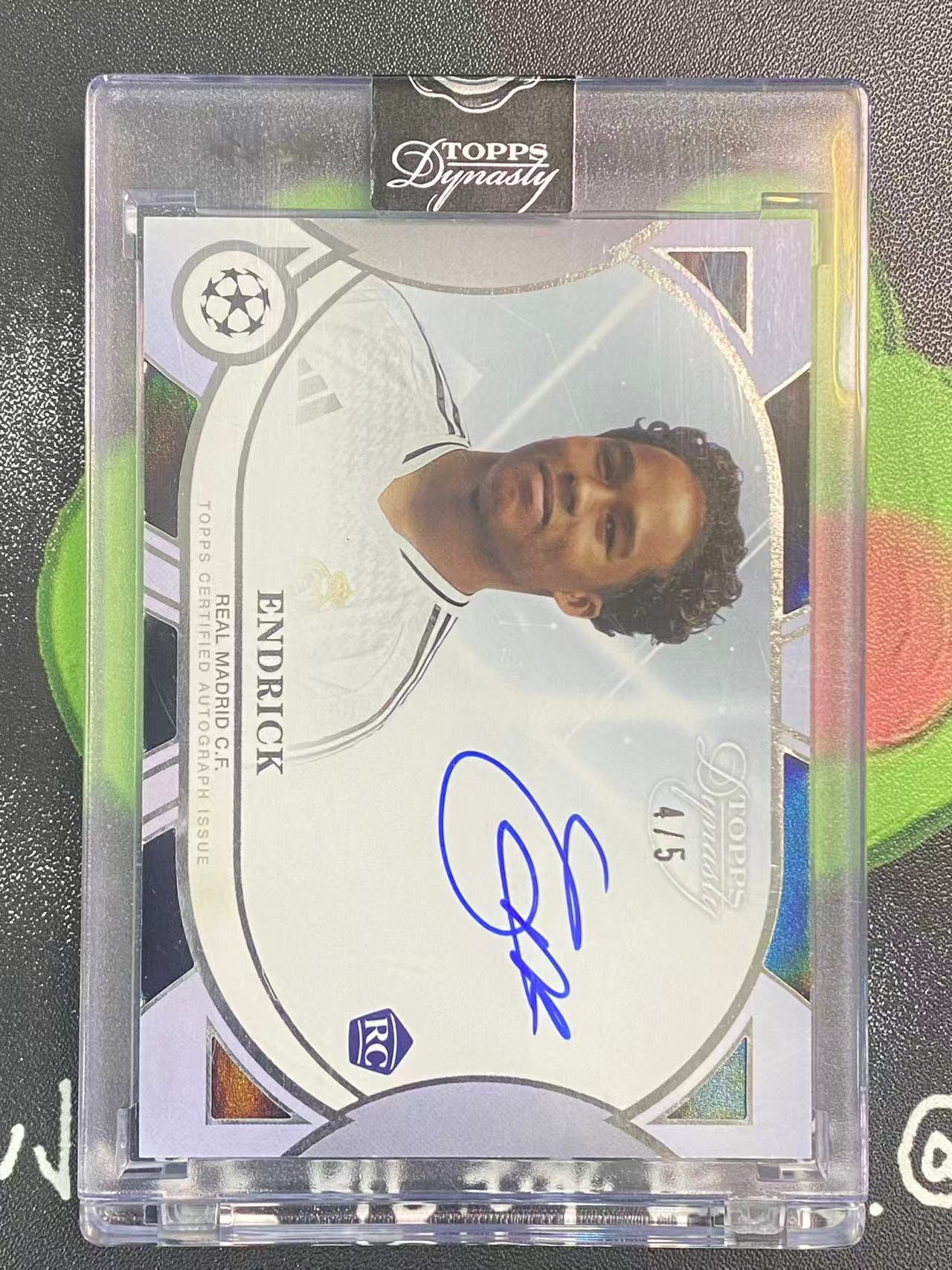 2025 Topps Dynasty Endrick 欧冠 王朝 皇家马德里 恩德里克 新秀 RC 4/5编 相加同背 签字 卡签 黑平行 里 ...