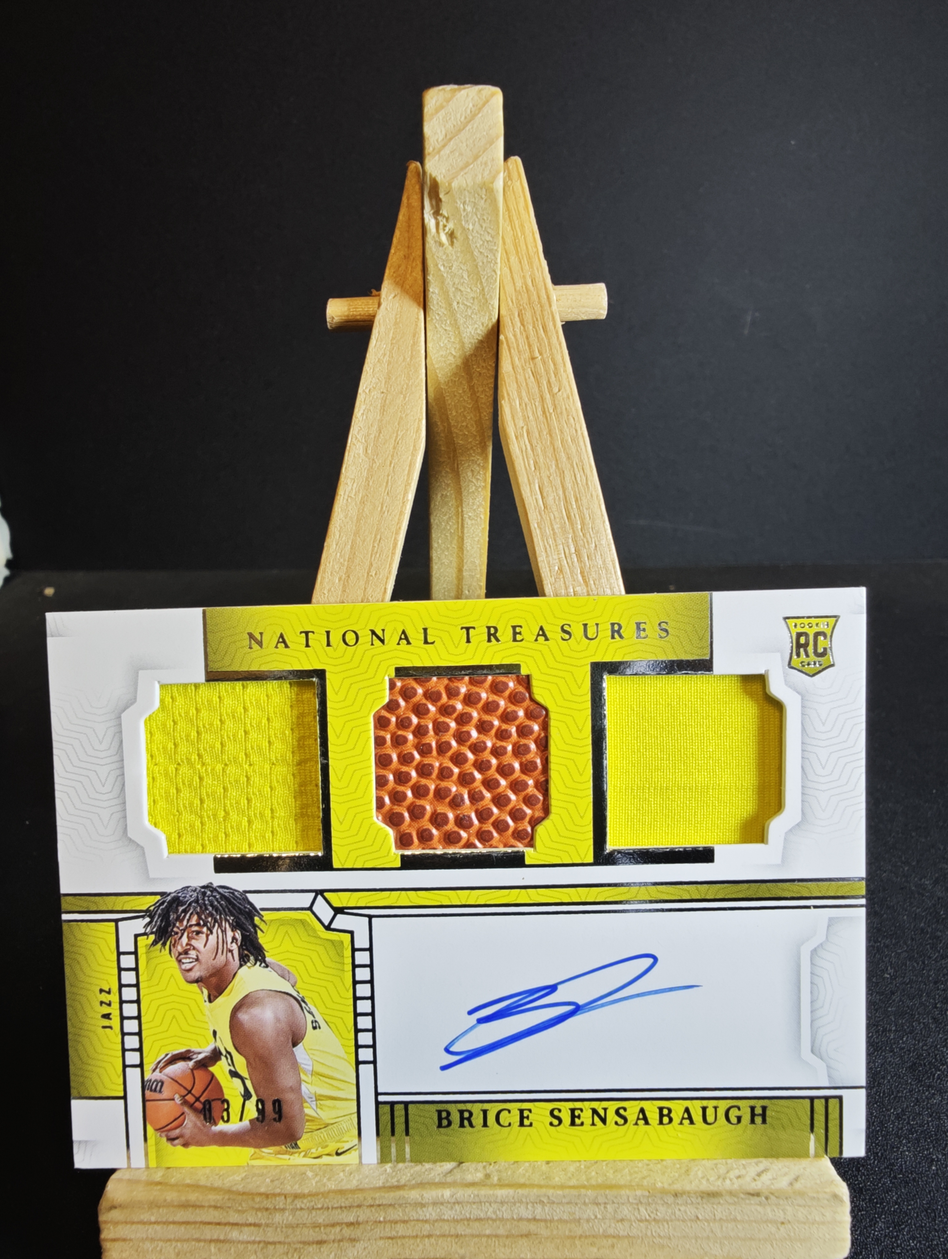 2023-24 Panini National Treasures Brice Sensabaugh RC 国宝 签字 卡签 布赖斯 森萨博 新秀 三窗 99编 卡品如图 杰瑞11.15 卡品如图