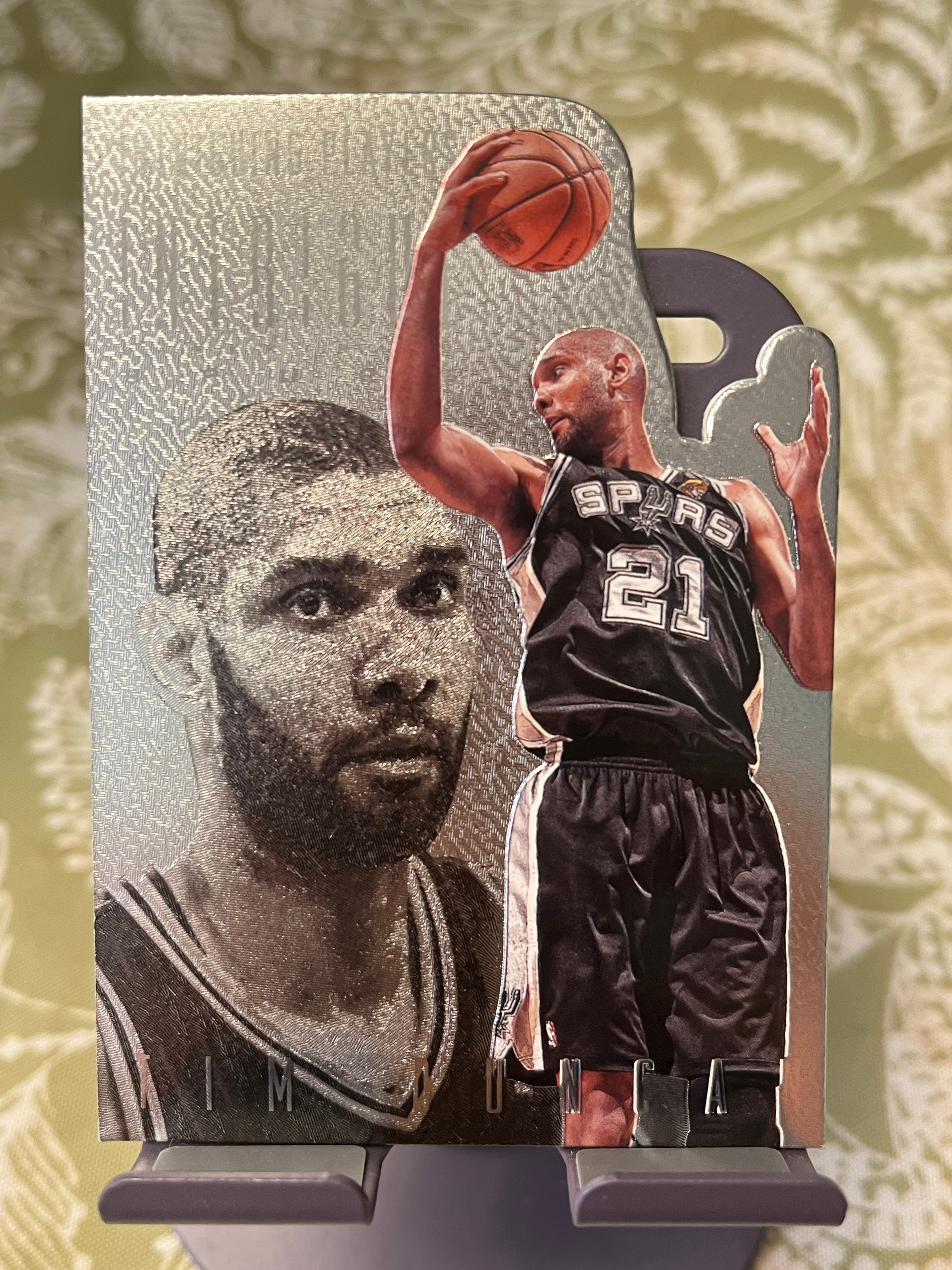 2013-14 Panini Intrigue Tim Duncan 蒂姆 邓肯 石佛 马刺【折射 银色背景 异形切割 凑套必备 阴谋系列】【边角瑕疵如图 介意勿拍】#1203