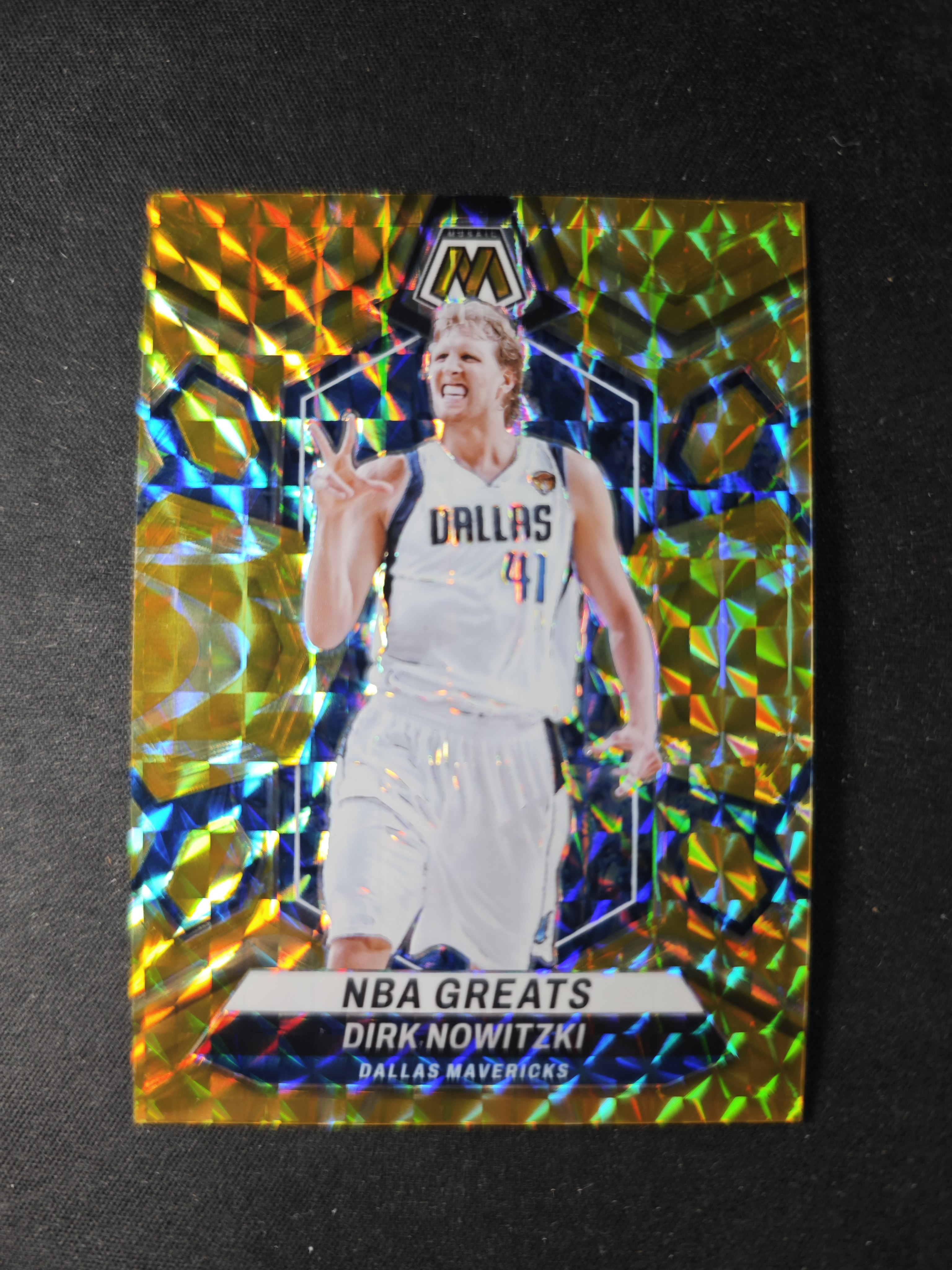 【蛤蟆特卖】德克 诺维茨基 2023-24 PANINI MOSAIC系列 金色马赛克折射 超级闪亮 稀有好卡 卡品如图 专收必备!