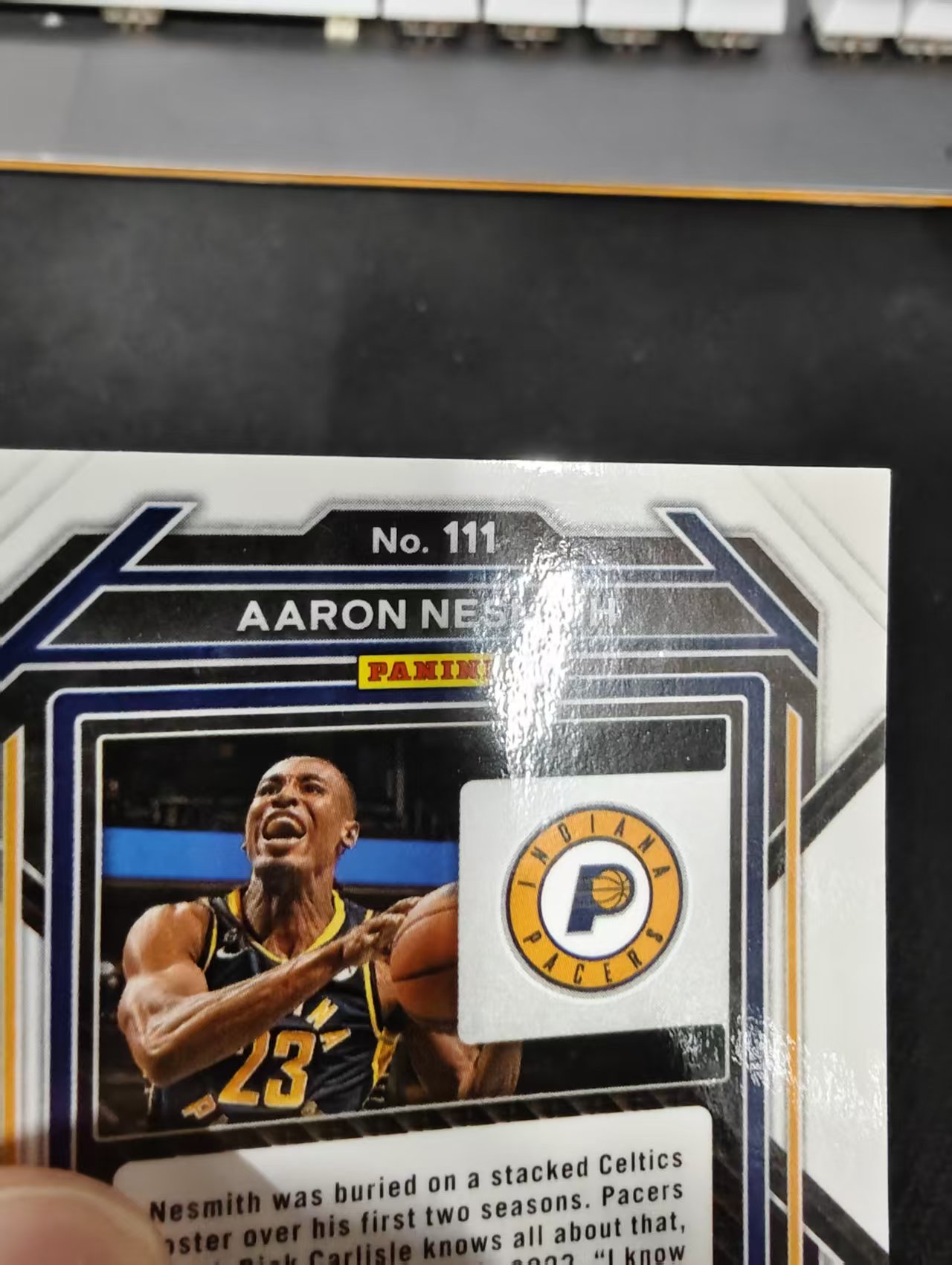 2022-23 Panini Prizm Aaron Nesmith 阿隆 内史密斯 步行者 红折 299编 划痕 边角瑕疵