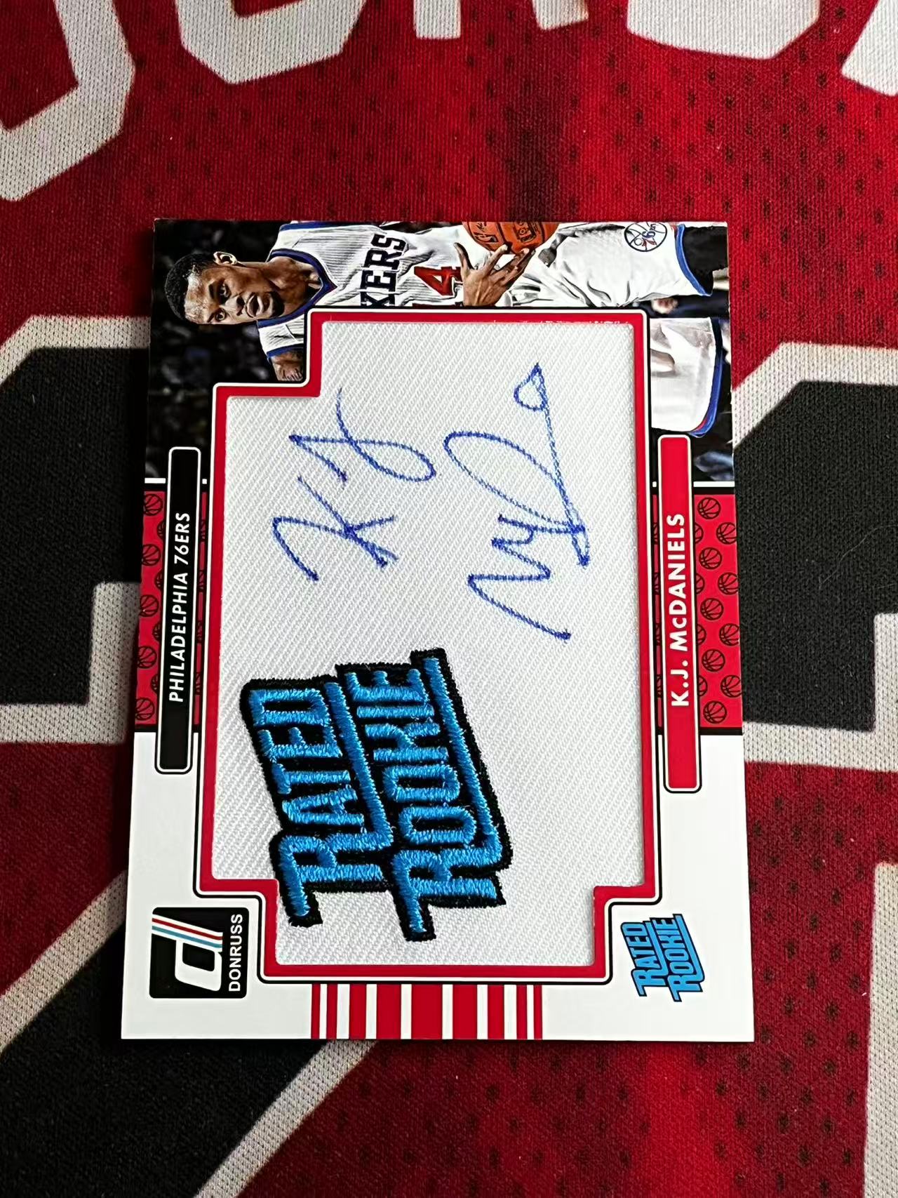 【接寄拍】2014-15 PANINI DONRUSS 杜蕾斯系列 76人 新秀RC KJ麦克丹尼尔斯 新秀刺绣签字卡 卡签 专收凑套必备【烂臭嘴拍卖】