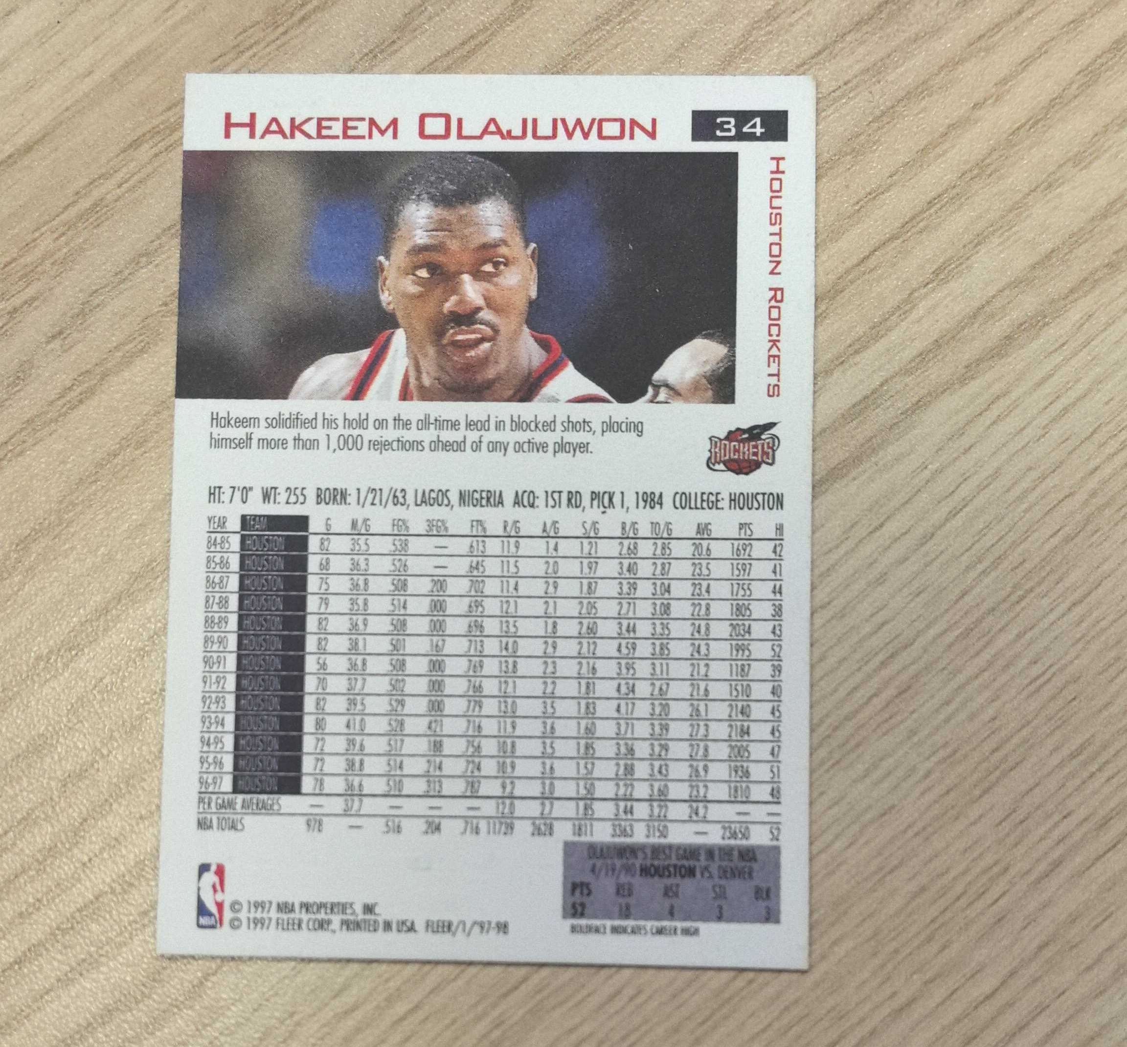 1997-98 Fleer Base Hakeem Olajuwon 奥拉朱旺 大梦 50大 75大 名人堂 84年状元 2届总冠军 12届全明星 MVP 6届最佳一阵 2届最佳防守 火箭和猛龙名宿