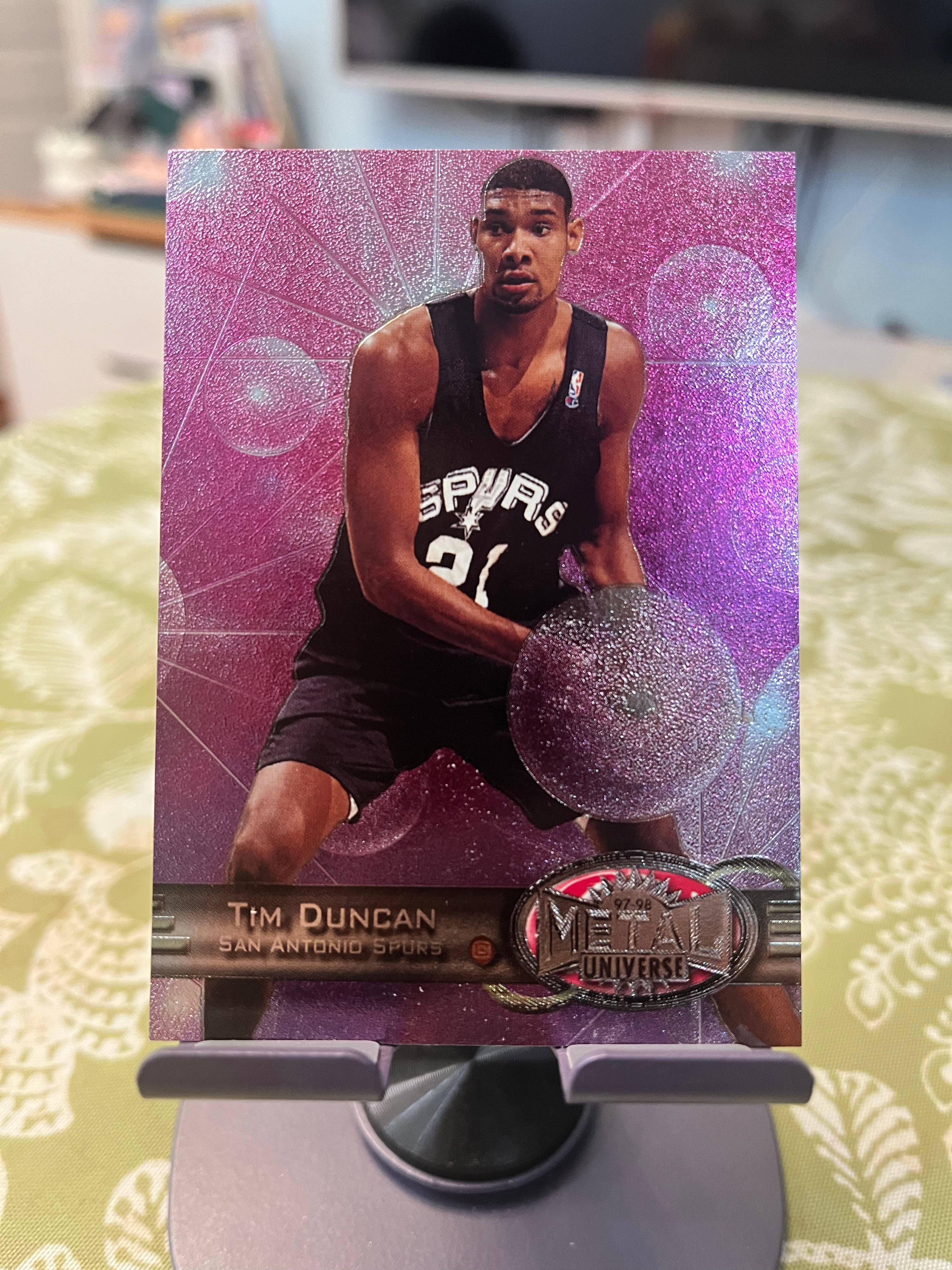 1997 SkyBox 老卡 老特 Tim Duncan 蒂姆 邓肯 石佛 马刺【折射 仿红宝设计 METAL UNIVERSE】【边角瑕疵如图 介意勿拍】#1002