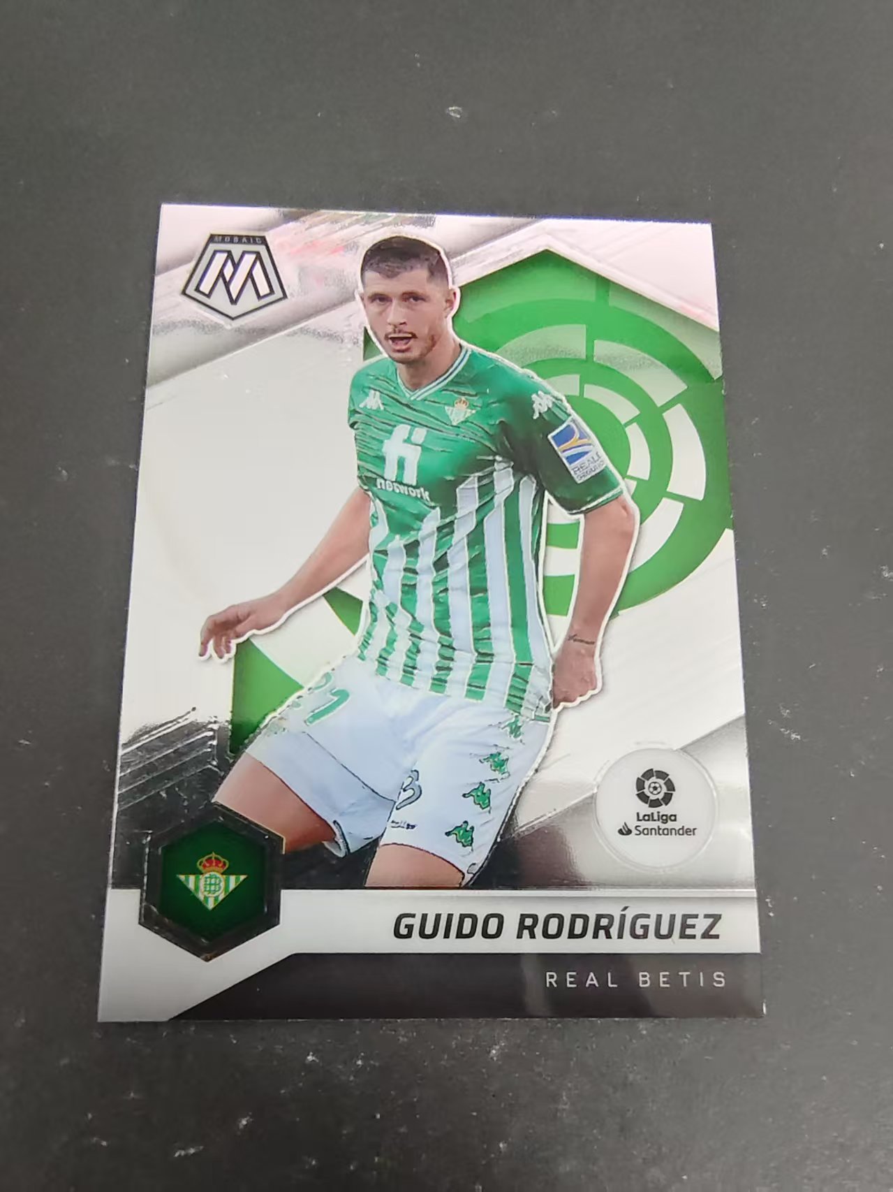 【可合并,不累计】2021-22 Panini Mosaic Guido Rodriguez 罗德里格斯 皇家贝蒂斯 西甲 马赛克 划痕 边角瑕疵 #73