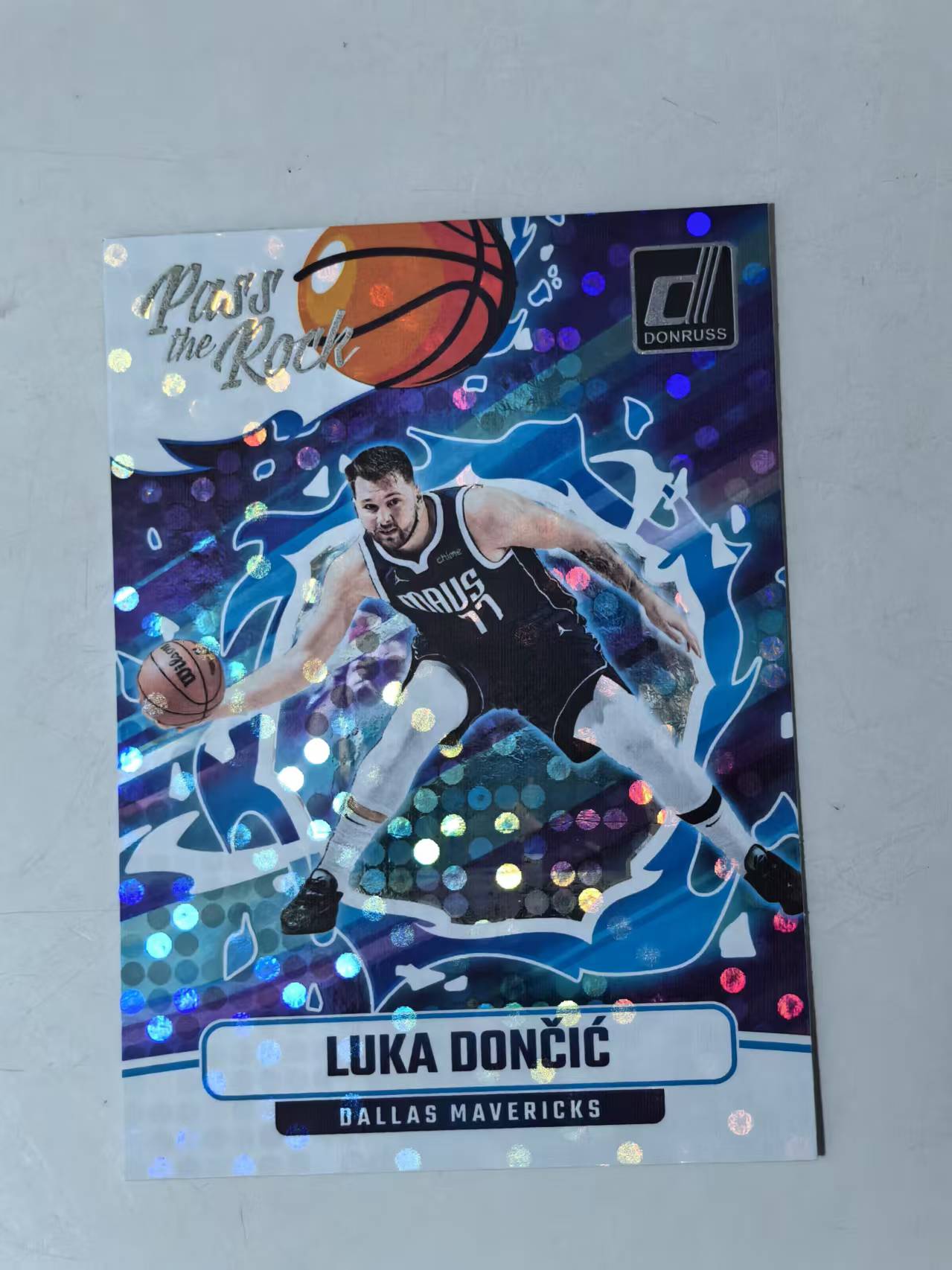 2024-25 Panini Donruss Luka Doncic #10 pass the rock 独行侠 点点折 折射 【黑魔苏】