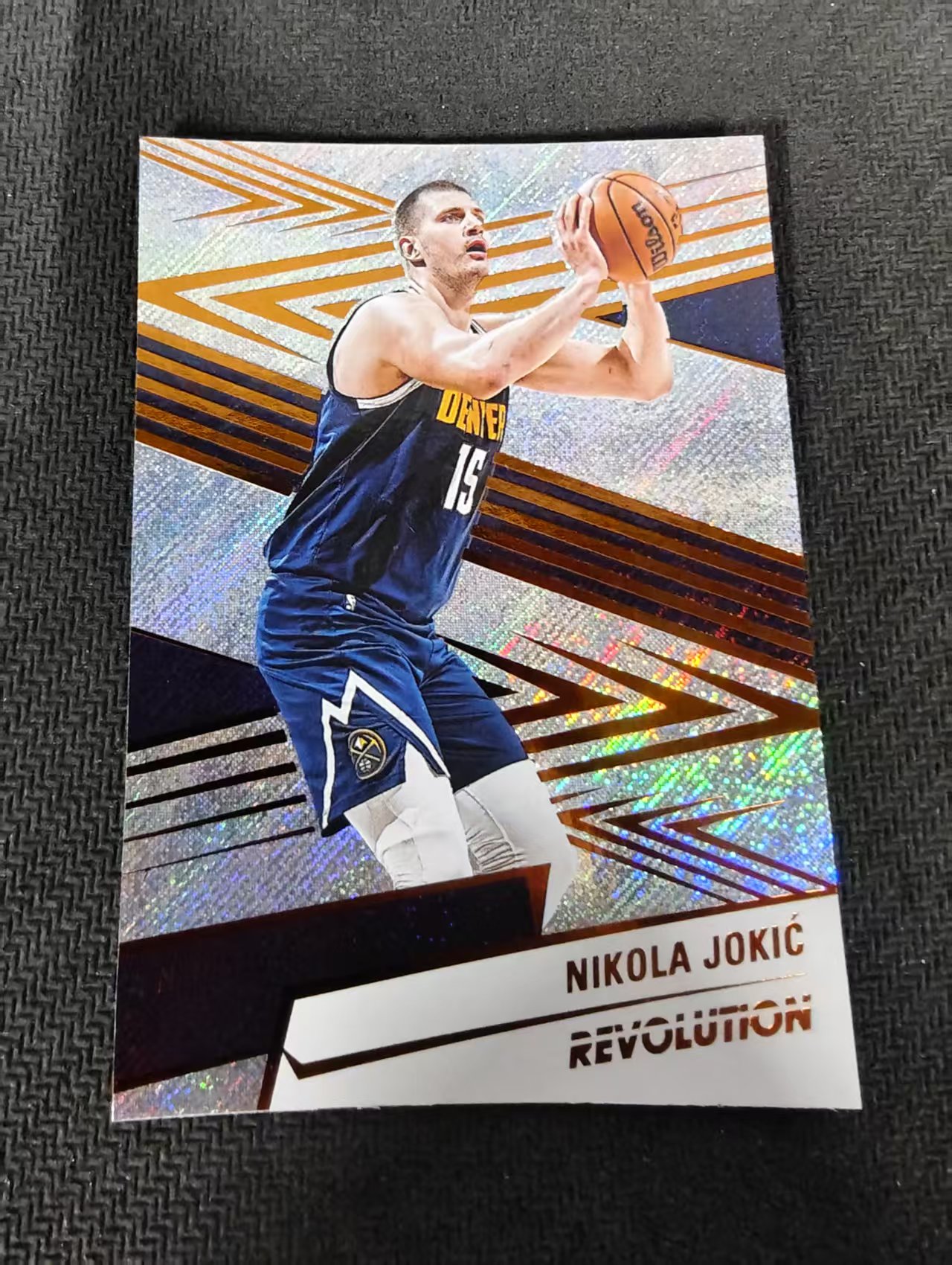 【可合并,不累计】2024-25 Panini Revolution Nikola Jokic 革命 掘金 尼古拉约基奇 约老师 折射 边角瑕疵 #76