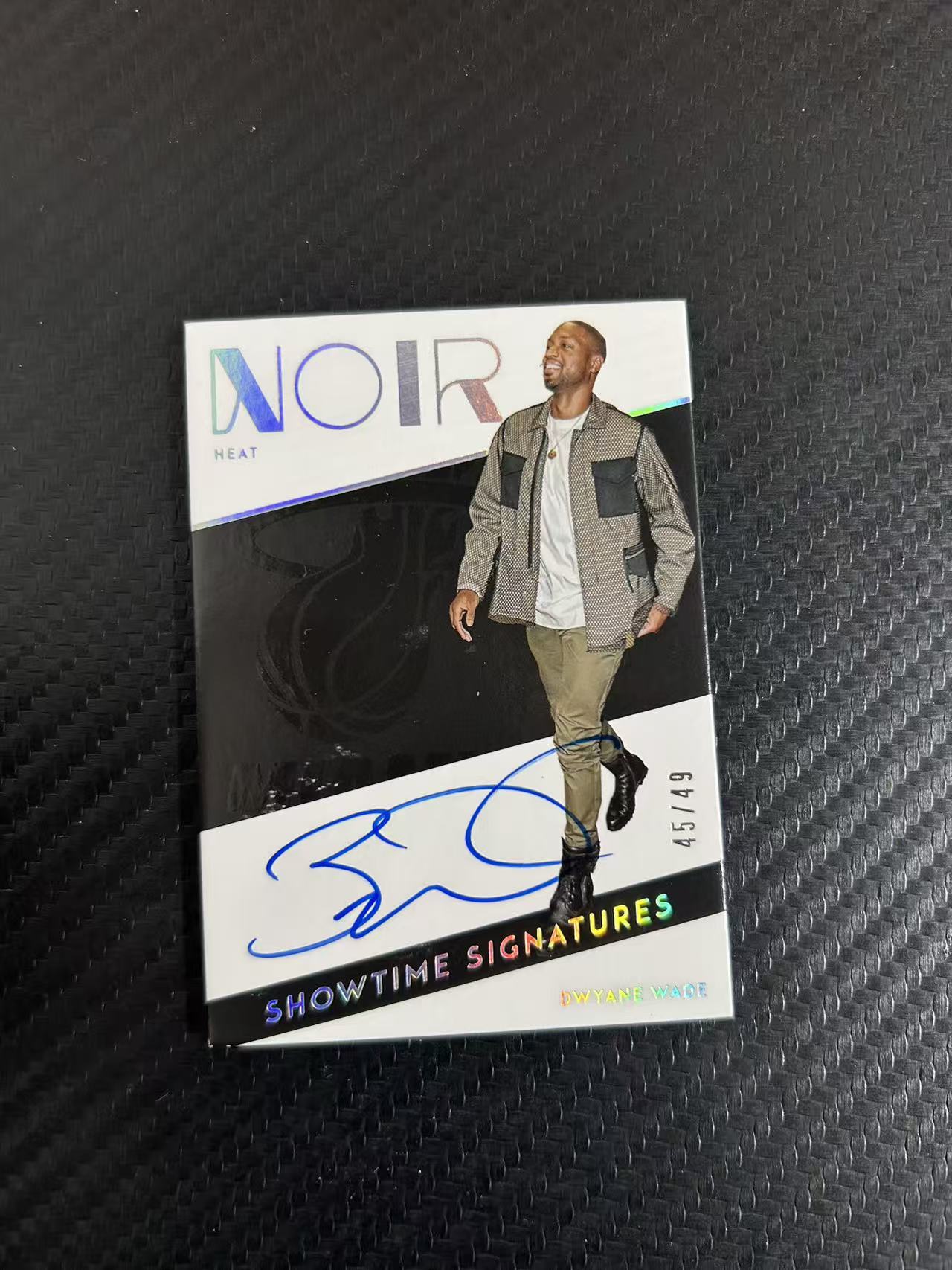 2019-20 Panini Noir Dwyane Wade #SWS-DWA【灯灯拍卡】 诺尔 闪电侠 热火 德怀恩 韦德 签字 卡签 走秀签 走秀 45/49编 收藏必备【麦浪风】