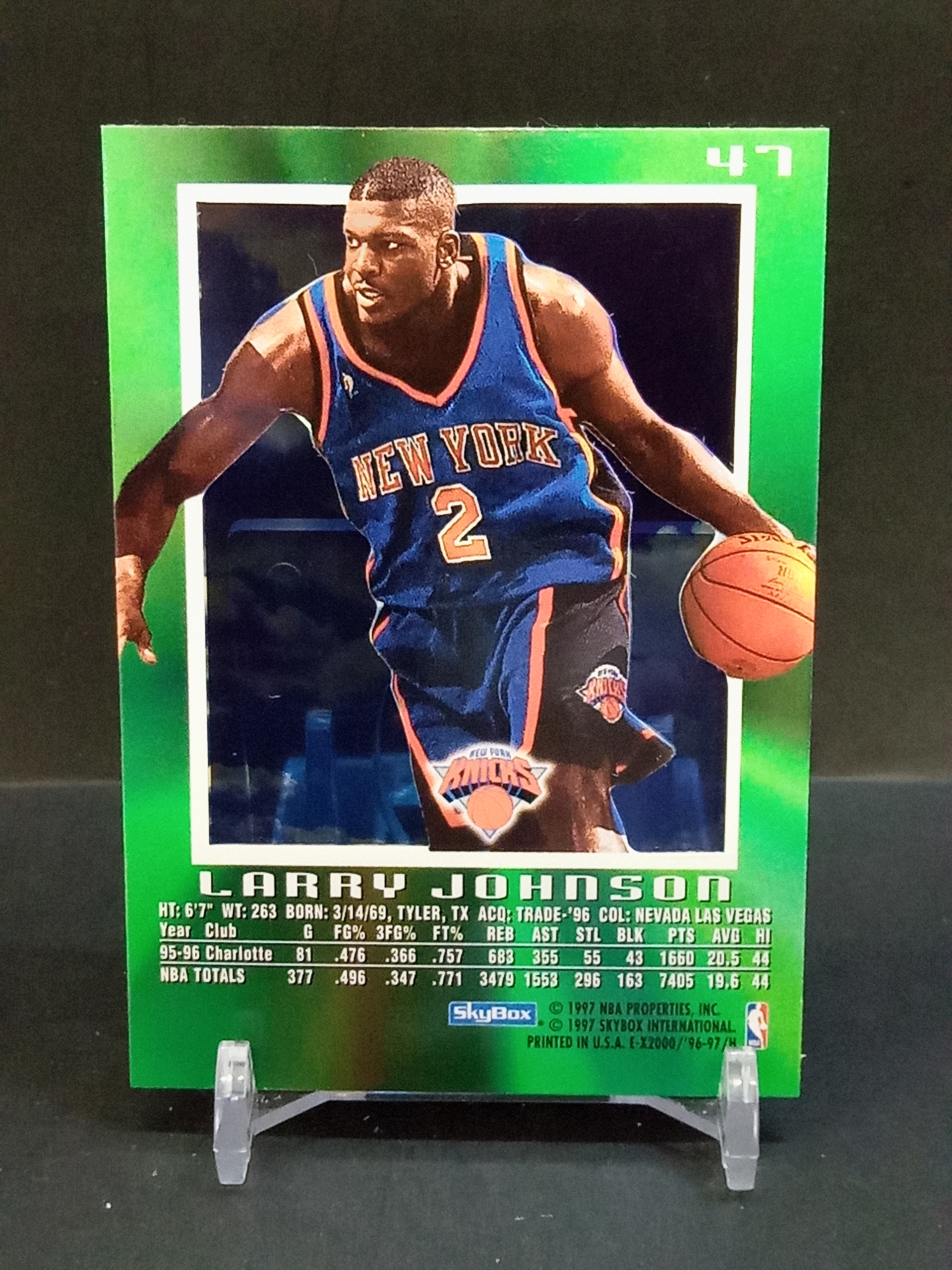 【DC拍卖】9.29小科比 `1996-97 Skybox E-X2000 #47 Larry Johnson 拉里约翰逊 纽约尼克斯 绿渐变胶片折射老球星卡`