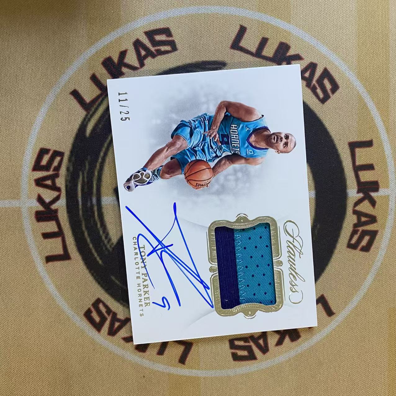 撸卡厮 Lukas 1819 手提箱 马刺 gdp 全明星 后卫 托尼 帕克 Tony Parker 新秀 25编 patch 球衣 签字卡 PA 背号签 11/25 小暇如图