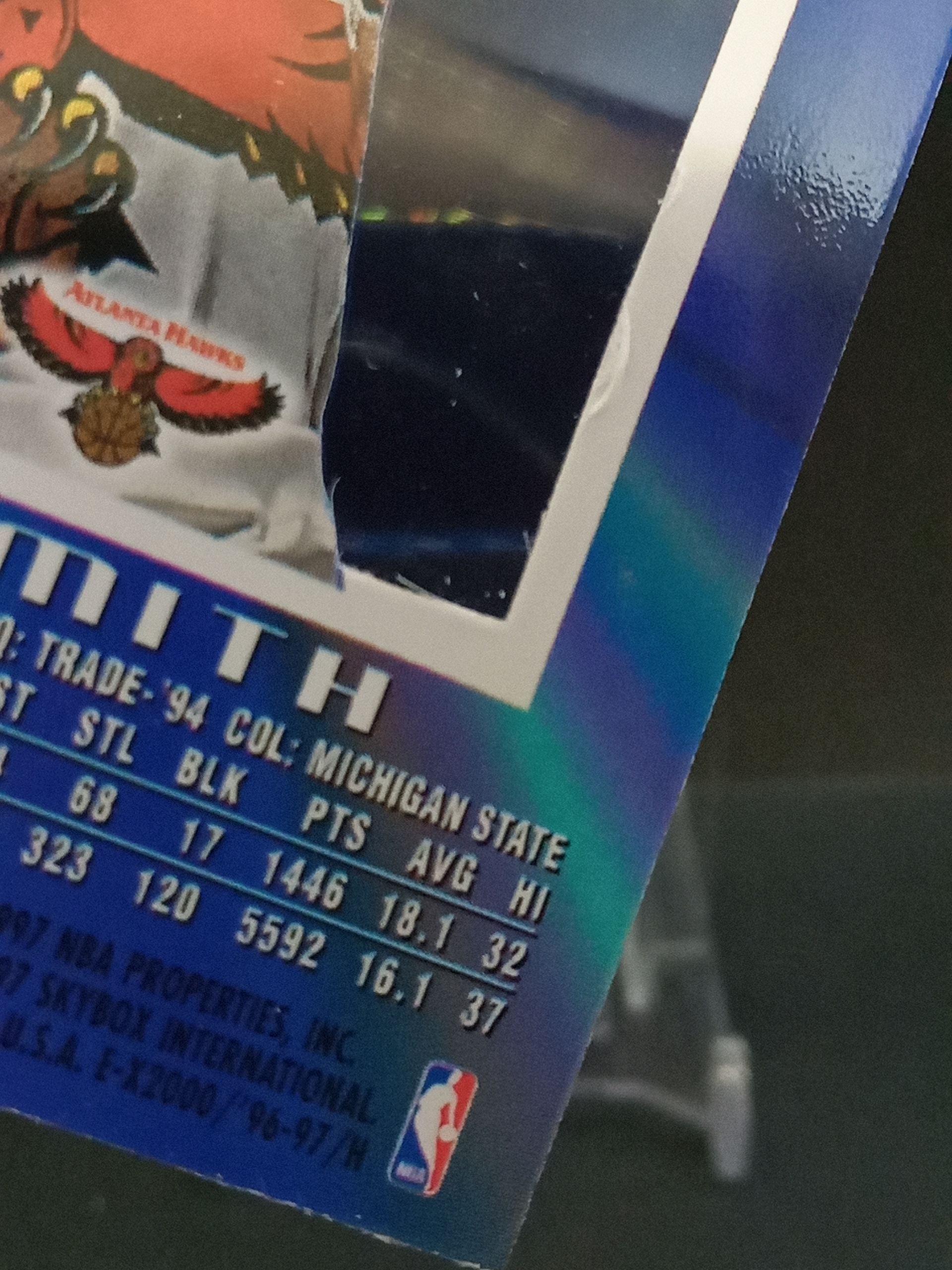 【DC拍卖】9.29小科比(微瑕)`1996-97 Skybox E-X2000 #3 Steve Smith 史蒂夫史密斯 亚特兰大老鹰 蓝彩渐变胶片折射老球星卡`