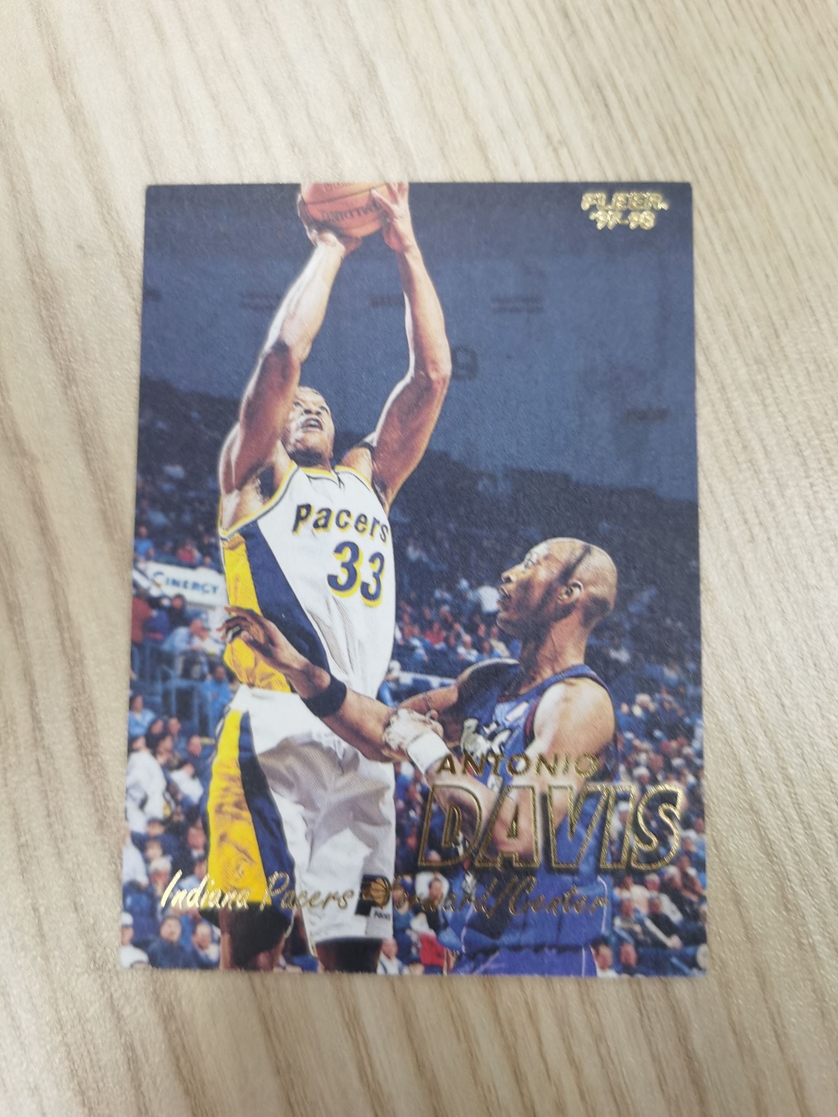 1997-98 Fleer Base Antonio Davis 1997-98 安东尼奥-戴维斯 fleer 金标 画报材质 1届全明星 步行者 硬通货 极具收藏价值