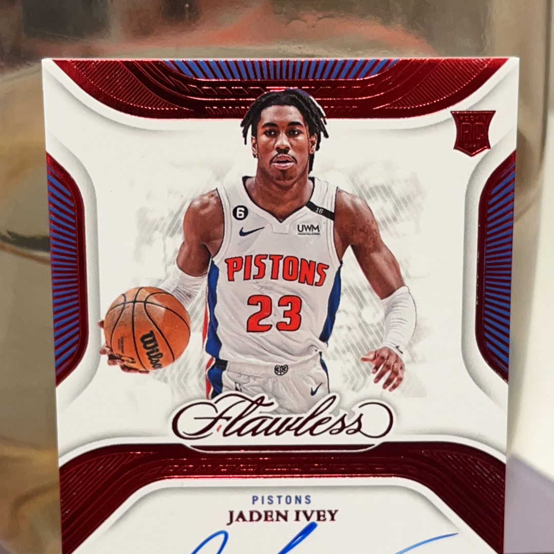 2022-23 Panini Flawless Jaden Ivey RC 活塞队 手提箱 新秀 RC 杰登 艾维 潜力新秀 活塞 卡签 签字 红平行 15编 卡品如图