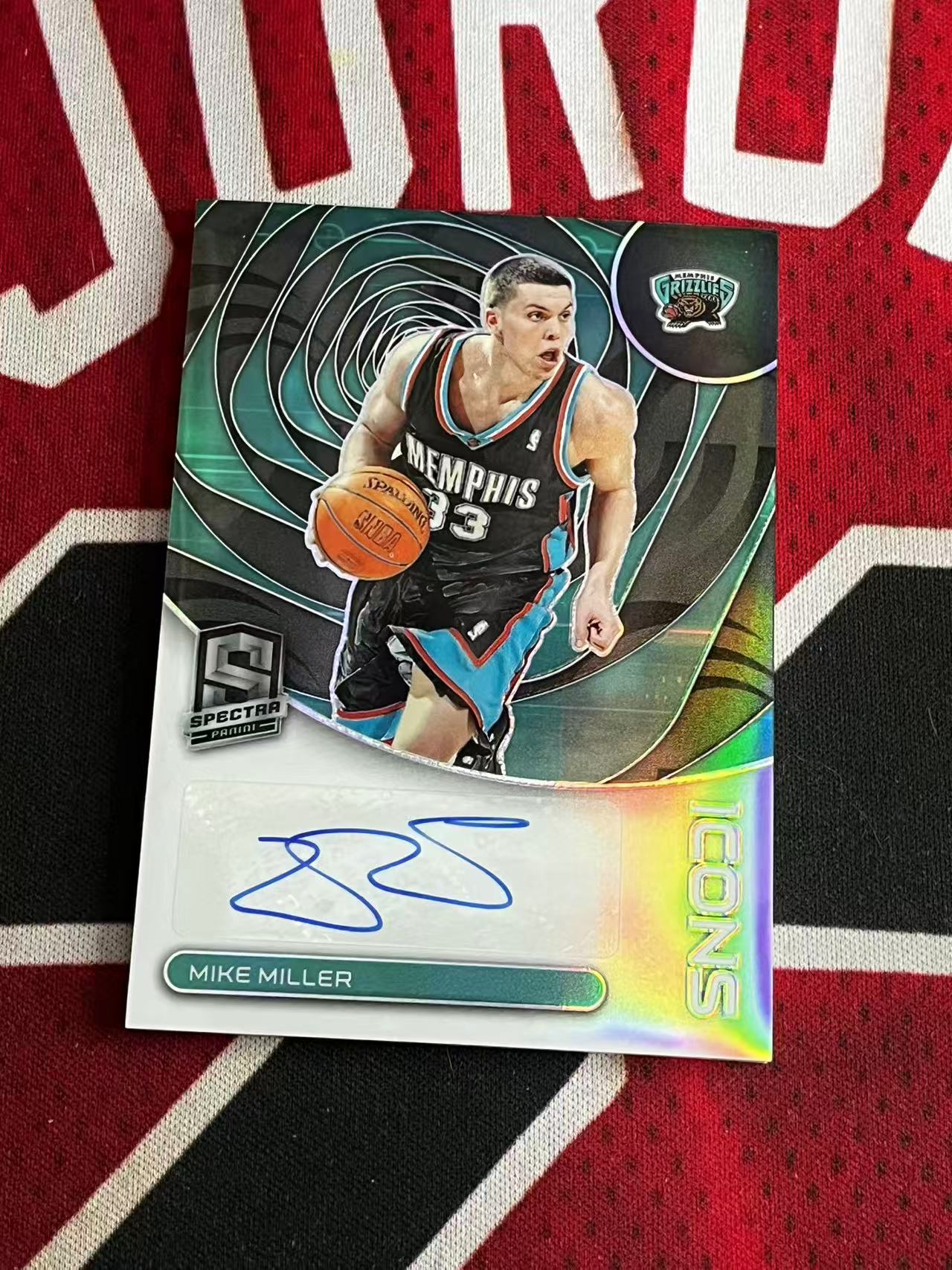 【接寄拍】2022-23 PANINI SPECTRA 光谱系列 灰熊名宿 神射手 迈克米勒 99编 签字卡 ICONS签 银折 折射 专收凑套必备【烂臭嘴拍卖】