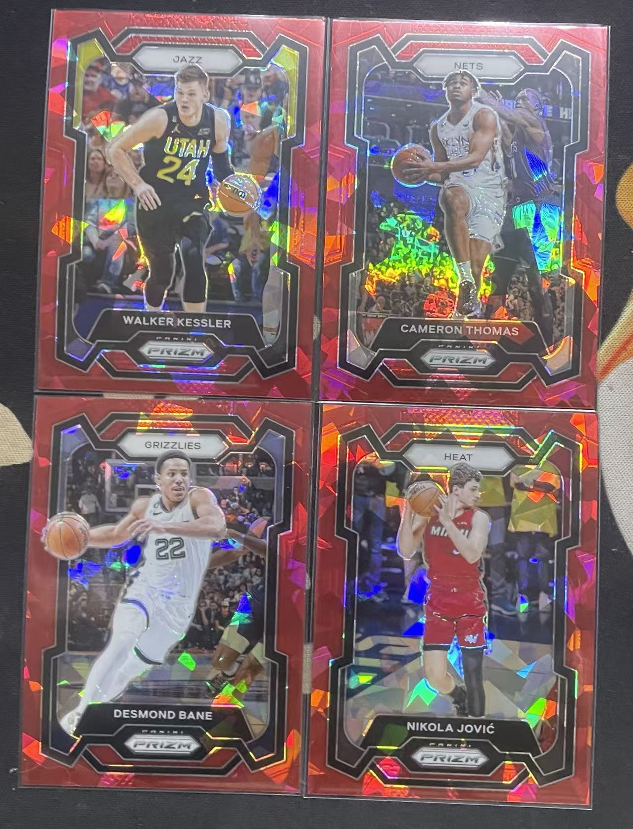 2023-24 Panini Prizm Nikola Jovic 尼古拉·约维奇 戴斯蒙德·贝恩 卡梅隆·托马斯 沃克·凯斯勒 红碎冰折 折射 pz 不保卡品 打包 值得投资(猴子卡社)