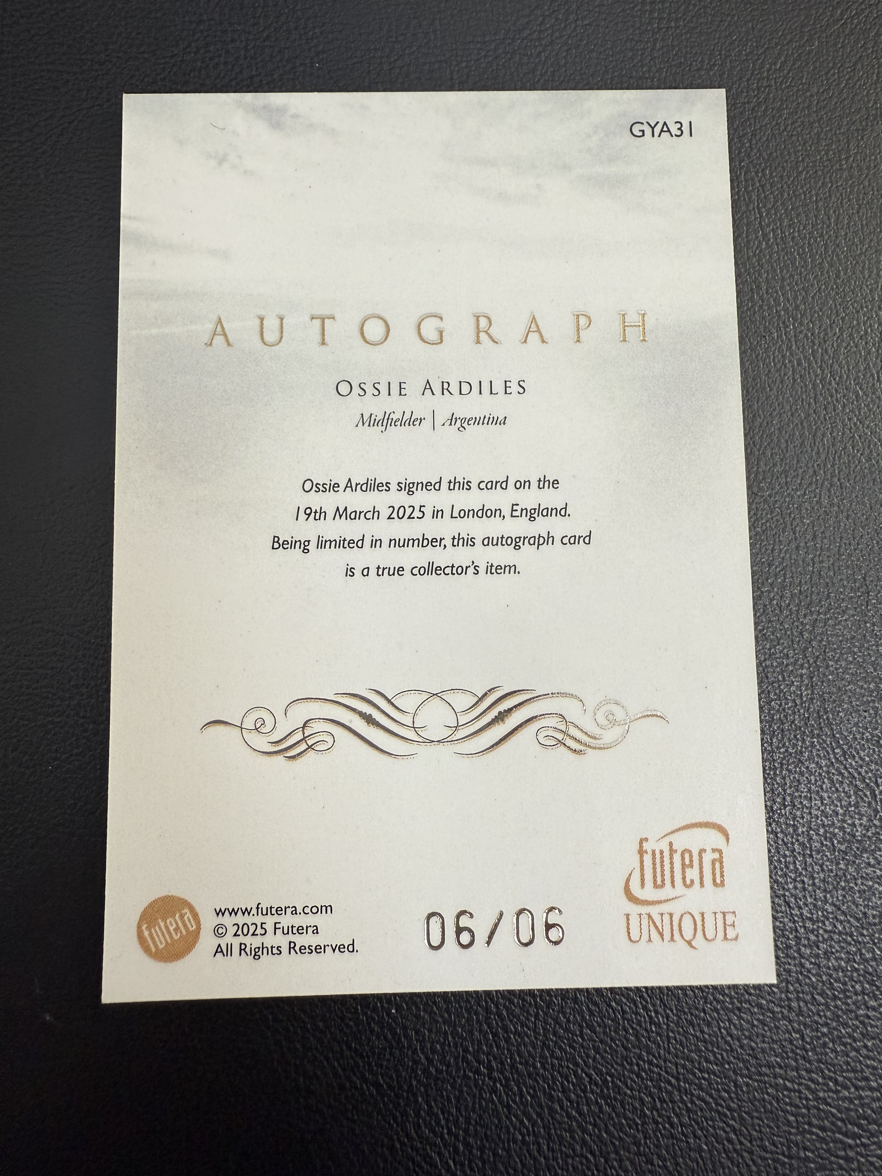 2025 Futera Futera Unique Ossie Ardiles 阿根廷 奥斯瓦尔多 阿尔迪列斯 6/6尾编 签字 卡签 卡品如图 只合并当日订单【金叔代拍 秦月】