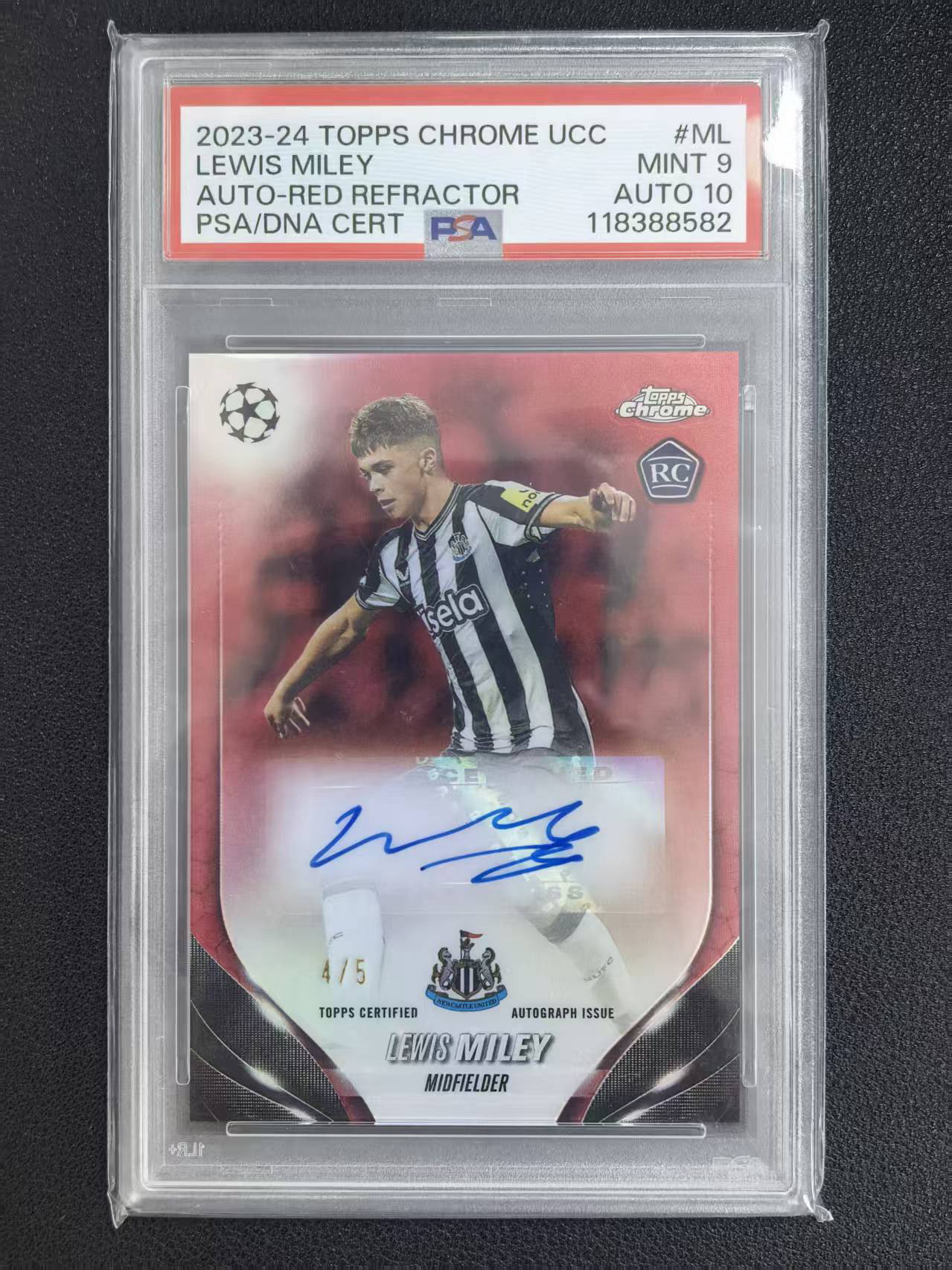 2023-24 Topps Chrome Lewis Miley RC 刘易斯米利 4/5编 新秀 红折 签字。PSA9。纽卡斯尔联未来,英格兰大英帝星。超级新星,可以期待。藏投【珞珈拍卖】