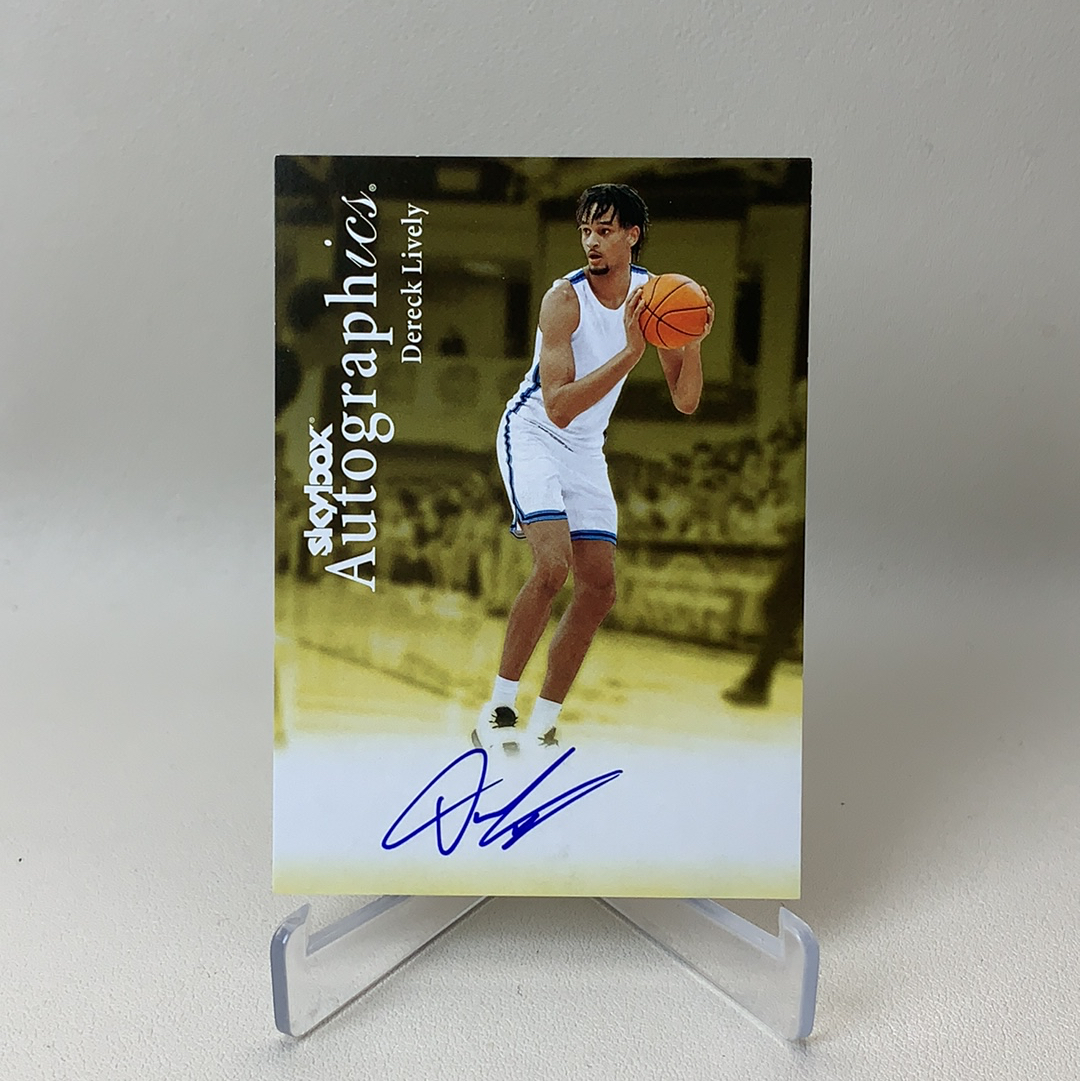 【弈卡代拍】SkyBox Autographics NBA球星卡 Dereck Lively 签名 蓝字卡签 德里克·莱夫利 品相如图 凑套必备 Lee总