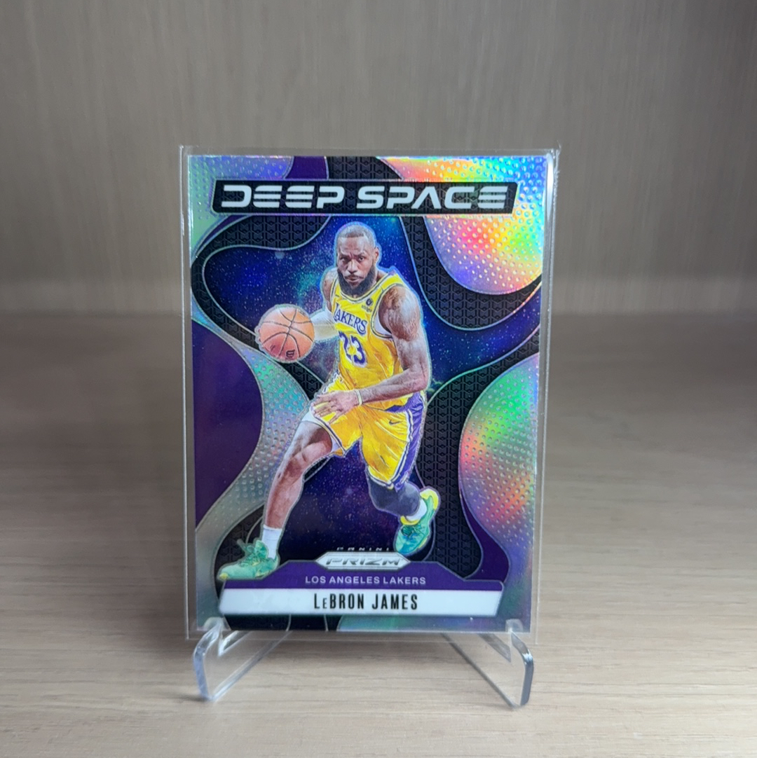 2024-25 Panini Prizm LeBron James 【免费拍卖】PZ DEEP SPACE 深空特卡 银折 折射 勒布朗 詹姆斯 卡品如图 值得收藏!!