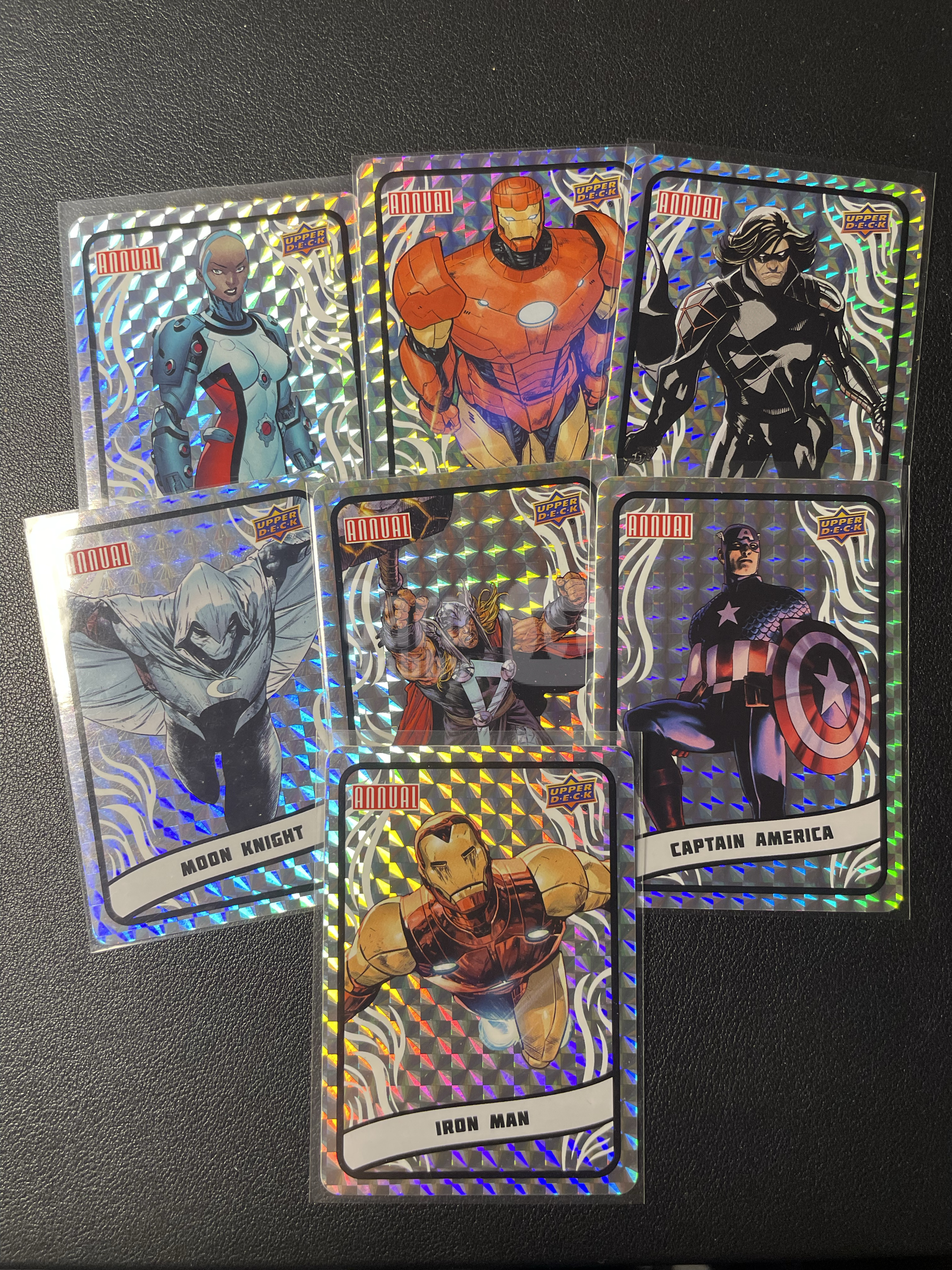 2025 Upper Deck Marvel (MCU) 漫威漫画宇宙年鉴 钢铁侠 冬兵 美国队长 月光骑士等 闪贴贴纸7张打包序号如图 2021-22 UD 漫威漫画宇宙年度Annual 年鉴系列