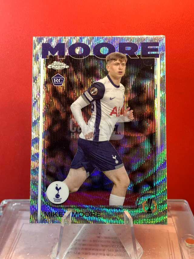 (老末精品代拍)E05 2025 Topps chrome 欧冠TC Mikey Moore RC 新秀 热刺 米奇 摩尔 银波纹折 凑套必备
