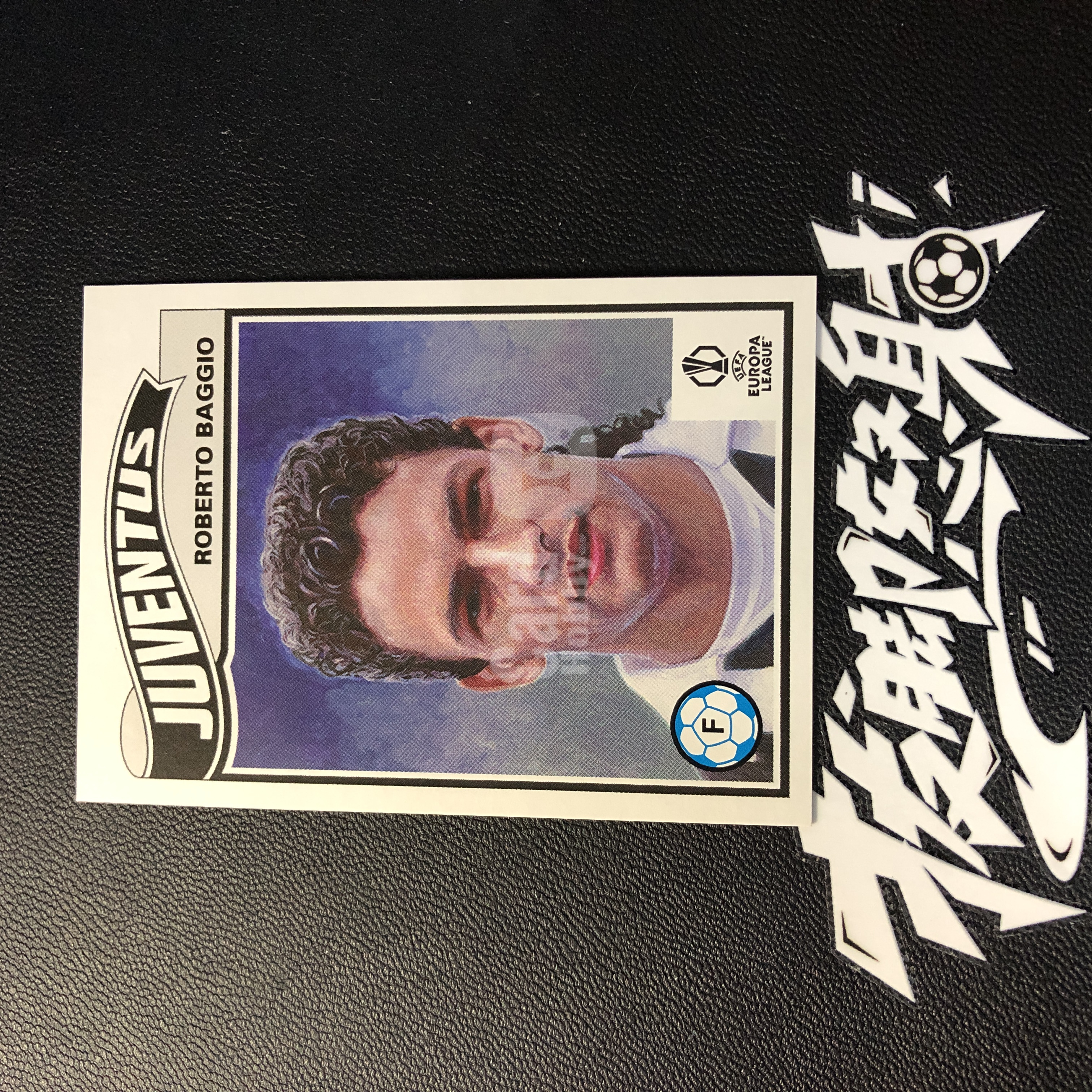 【拔脚代卖】2025 Topps UEFA 欧战 罗伯托 巴乔 Roberto Baggio 尤文图斯 尤文 AC米兰 国米 佛罗伦萨 复古肖像 特卡 意大利 忧郁王子收藏必备 瑕疵如图｜拔脚沙漠BH17