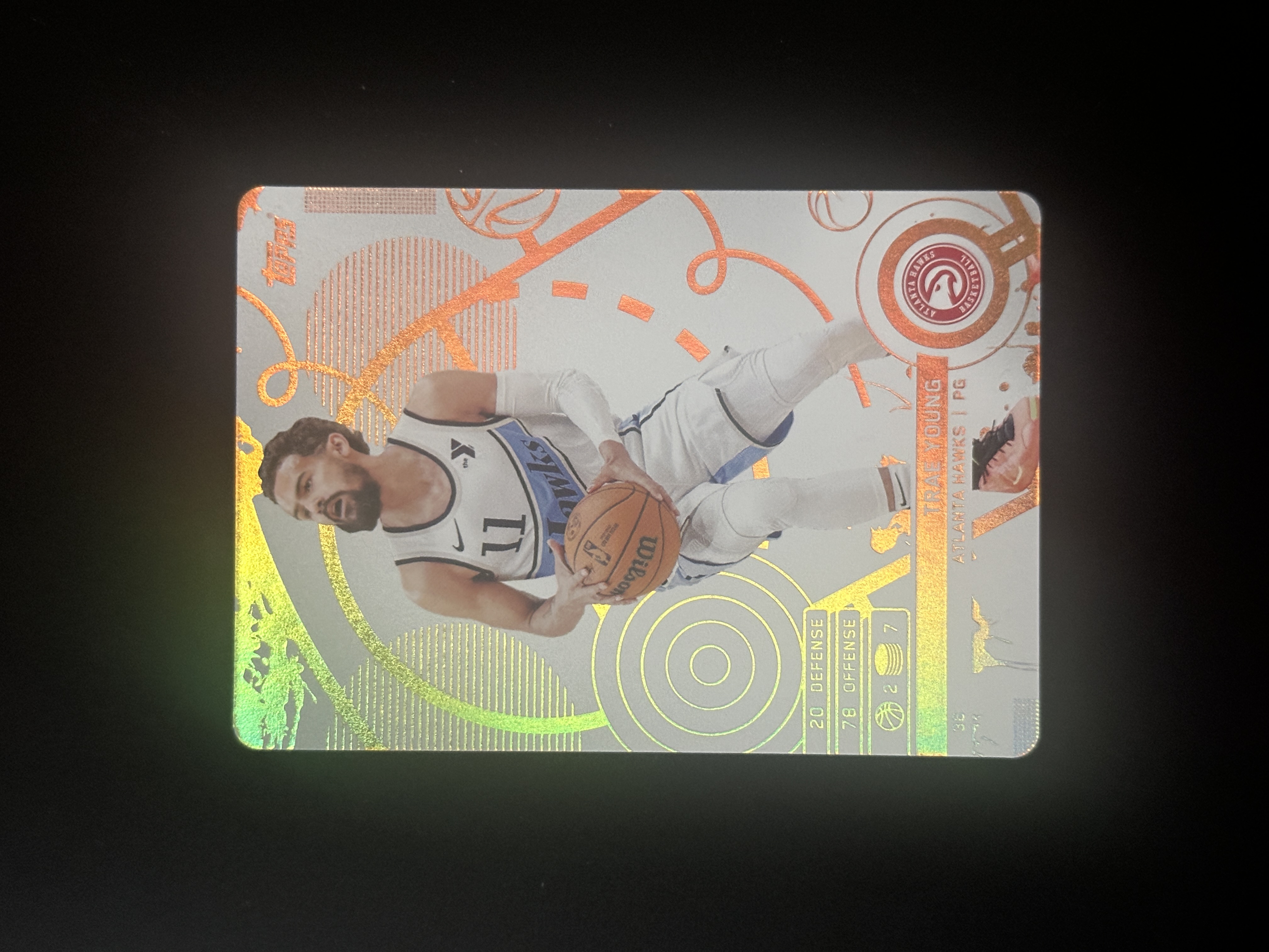 2023 Topps Match Attax Trae Young 卡游 老鹰 特雷杨 编号36 白金版 银折 折射 凑套必备 卡品如图