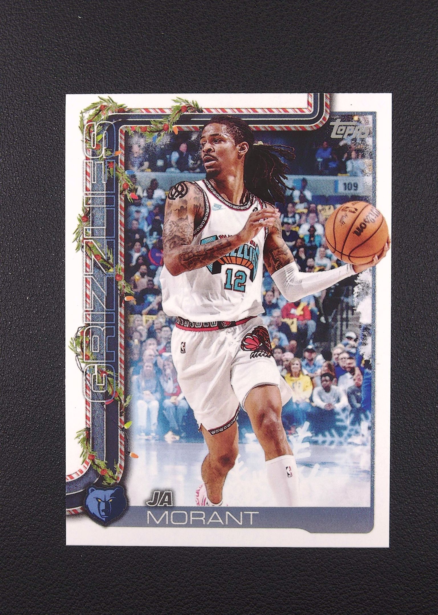 2025 Topps Flagship Holiday Ja Morant 贾 莫兰特 灰熊 假日盒独占 SSP背面变化版【Big M 代拍】 AQ888