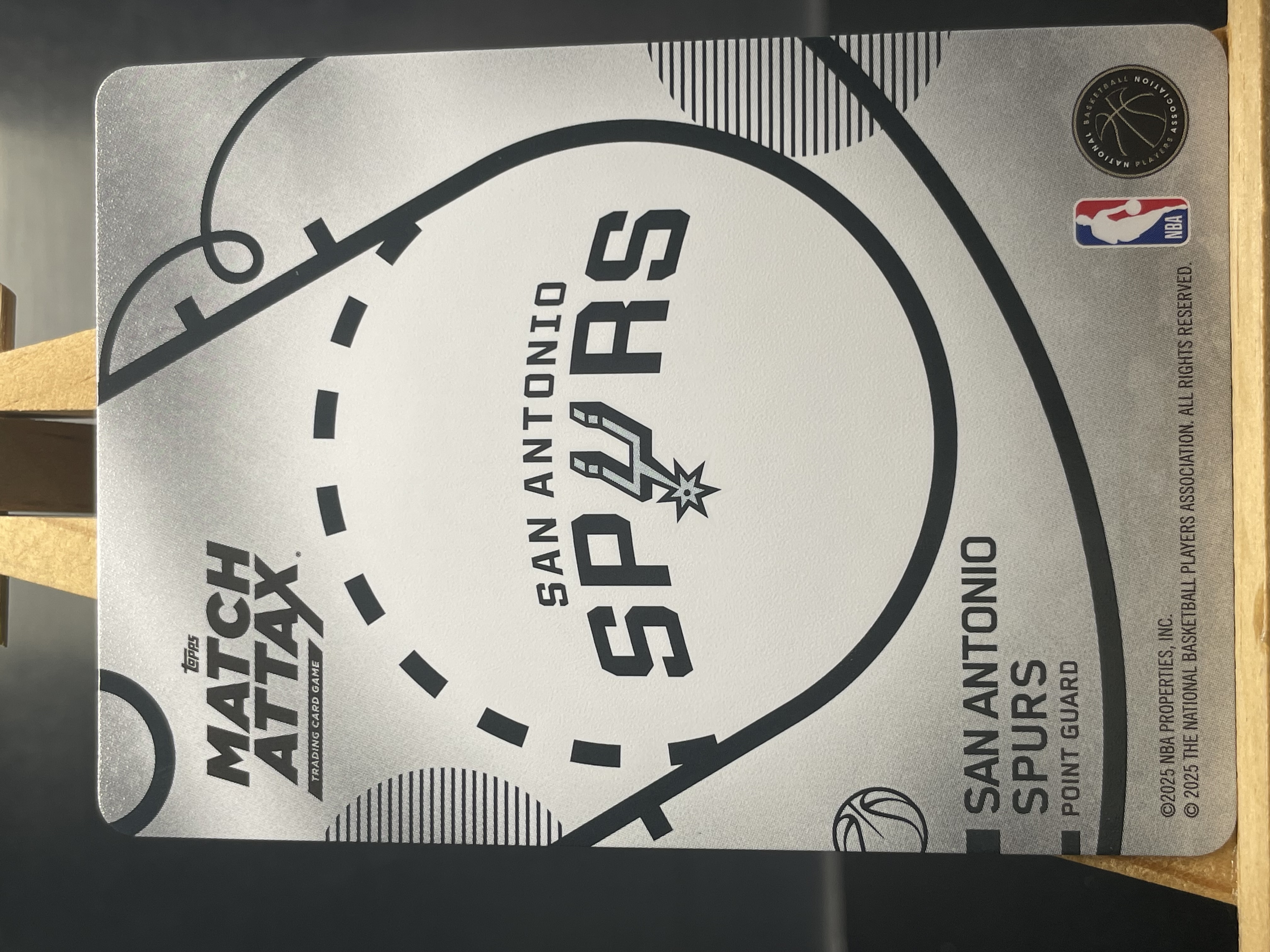 (K7) 2025 TOPPS 特卡 小狐狸 达龙 福克斯 马刺 近期大热球星 收藏必备 卡品如图 ! ! !