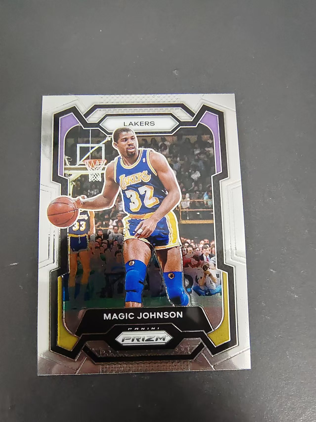 【可合并,不累计】2023-24 Panini Prizm Magic Johnson 魔术师 约翰逊 湖人 PZ 划痕 边角微瑕 #185
