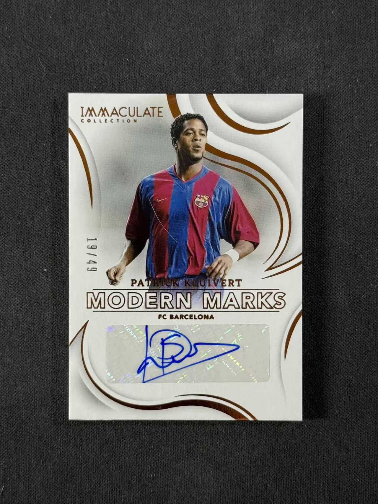 2024-25 Panini Immaculate Patrick Kluivert 【林林拍卖拜仁】imm系列 西甲 巴塞罗那 巴萨 传奇名宿 克鲁伊维特 19/49编 铜平行 MM签 签字