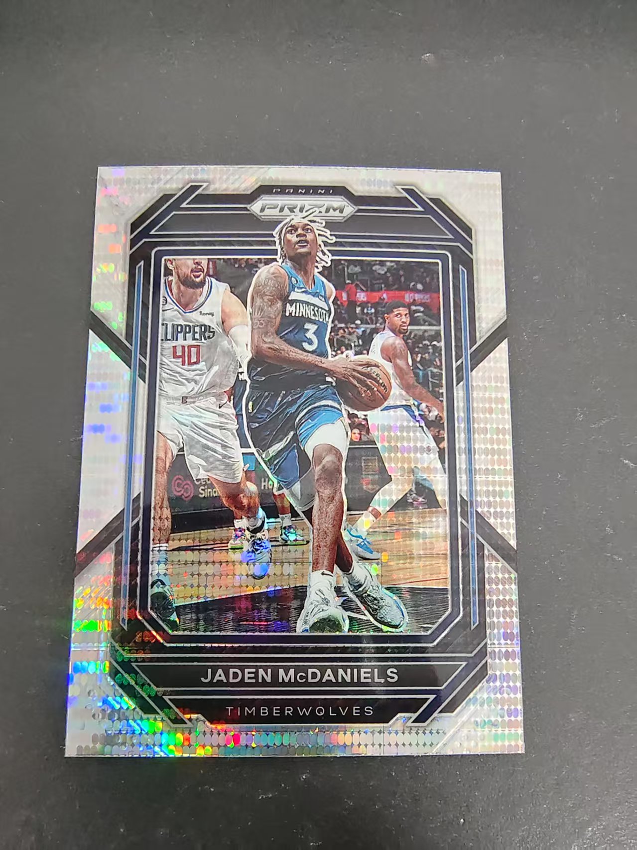 【可合并,不累计】2022-23 Panini Prizm Jaden McDaniels 杰登 麦克丹尼尔斯 森林狼 PZ 脉冲折 划痕 边角瑕疵 #53