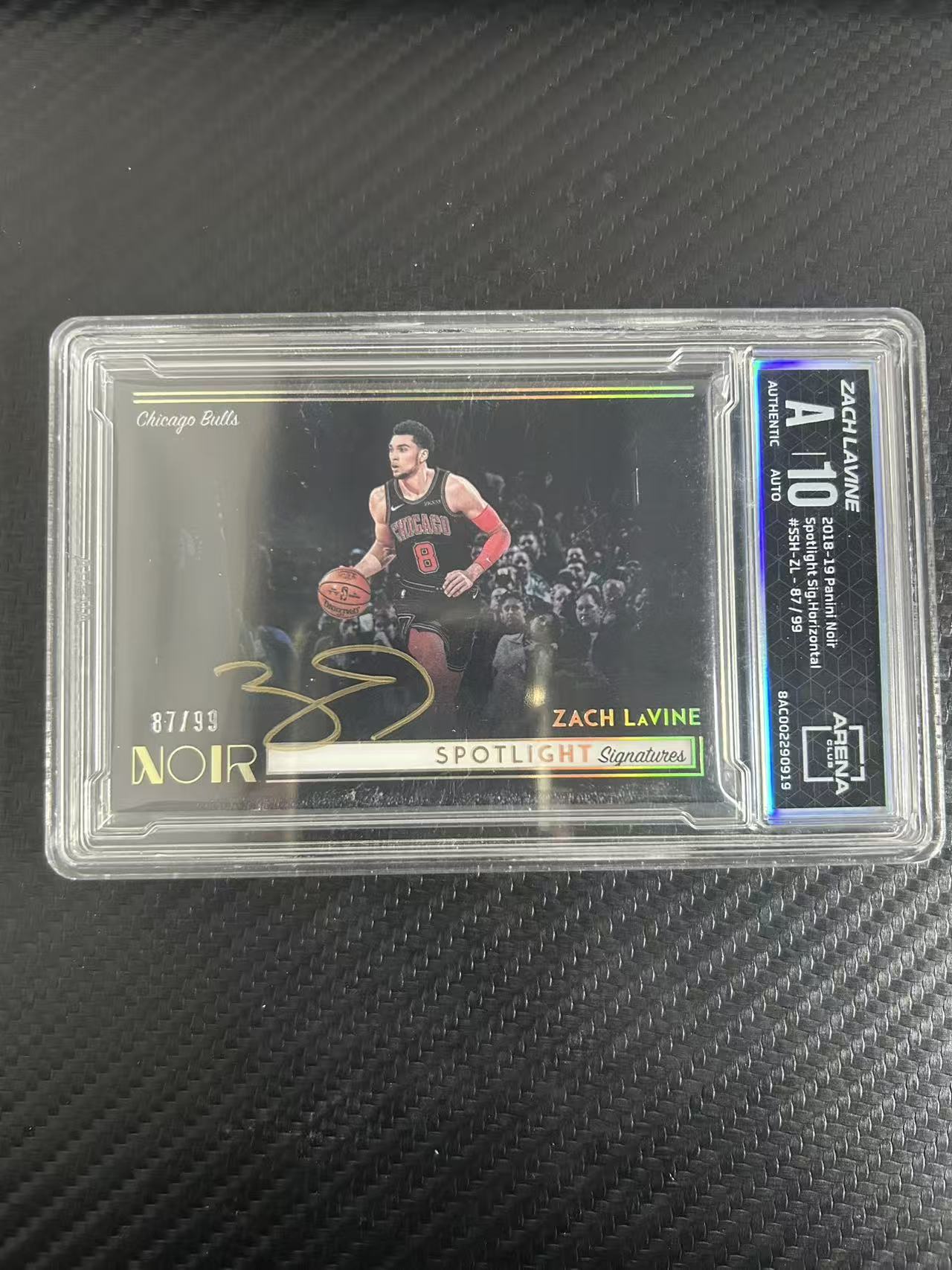 2018-19 Panini Noir Zach LaVine #SSH-ZL ARENA【灯灯拍卡】 诺尔 公牛 扎克拉文 镜面 聚光灯 金笔 签字 卡签 金笔签 扣篮王 87/99编【麦浪风】