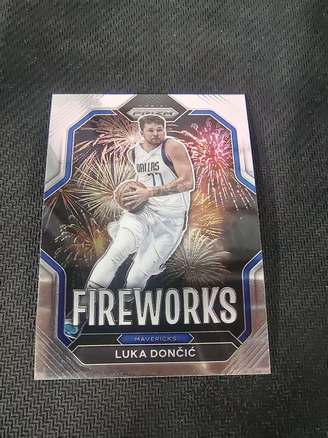 【可合并,不累计】2022-23 Panini Prizm Luka Doncic 卢卡 东契奇 烟花特卡 PZ 划痕 边角微瑕 介意勿拍 #24