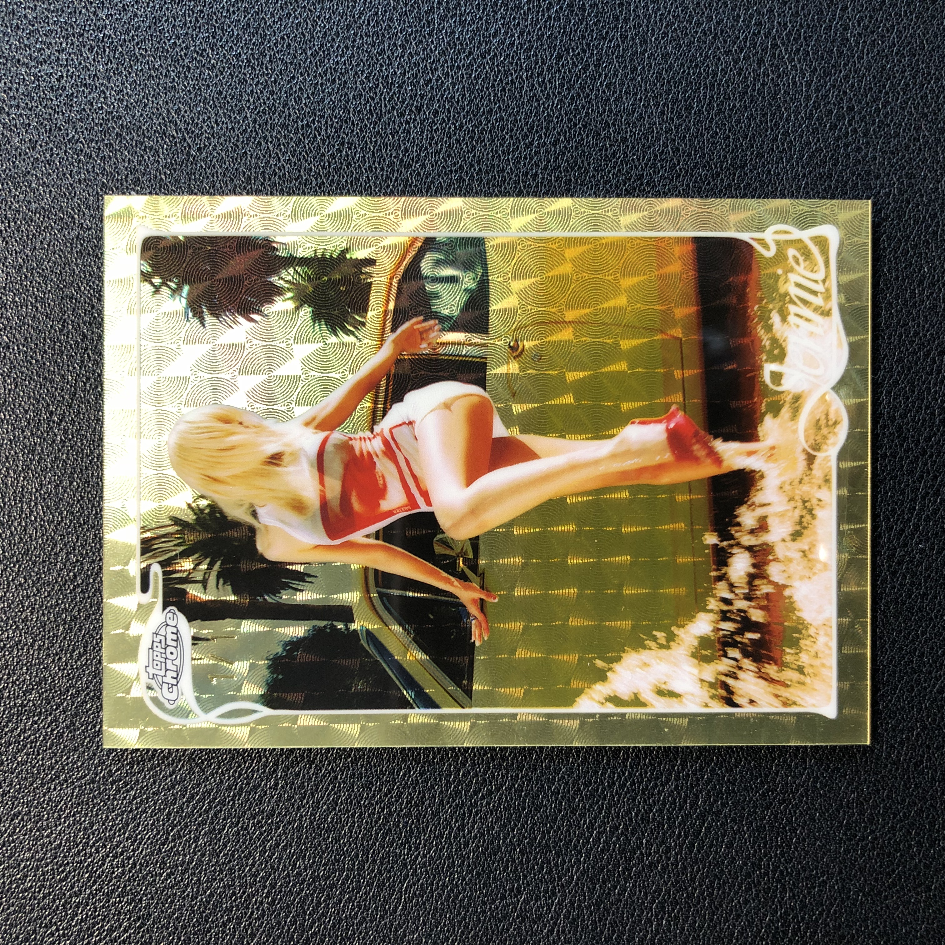 2026 Topps Chrome × Jennie 金珍妮 1/1编 爆金折 1of1 金发 #27 专辑《Mantra》预热D-2预告海报选图 棕桐树 Blackpink 首次联名K-POP solo艺人 韩国女团 瑕疵如图 BU293