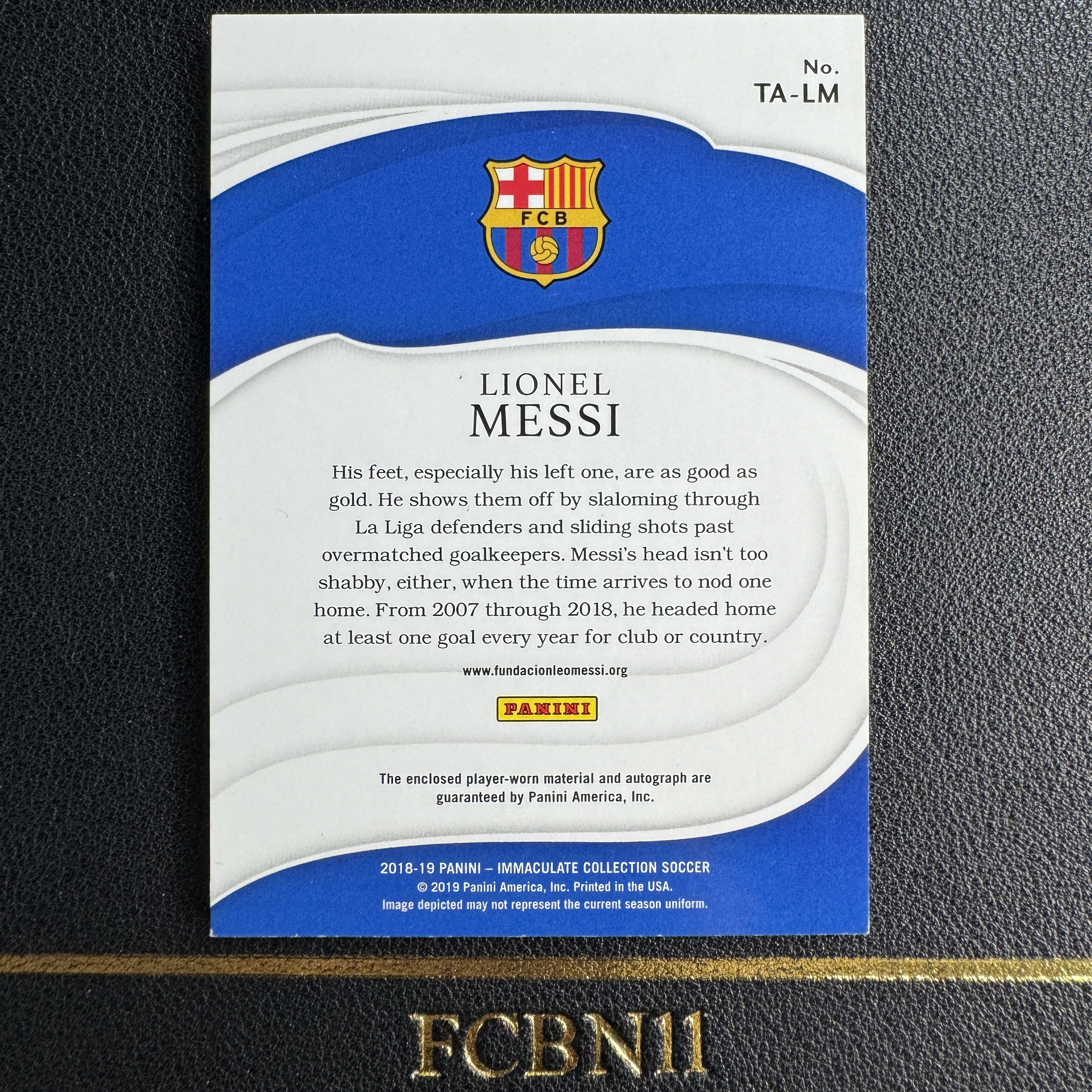 【FCB拍卖】2018-19 PANINI IMMACULATE LIONEL MESSI 里奥 梅西 1/1编 签字 球衣签 一编 湖水蓝 亲穿切TAG 单一平行 镜面 player 巴萨 阿根廷 痕如图{NCE29}FCBN11代理拍卖