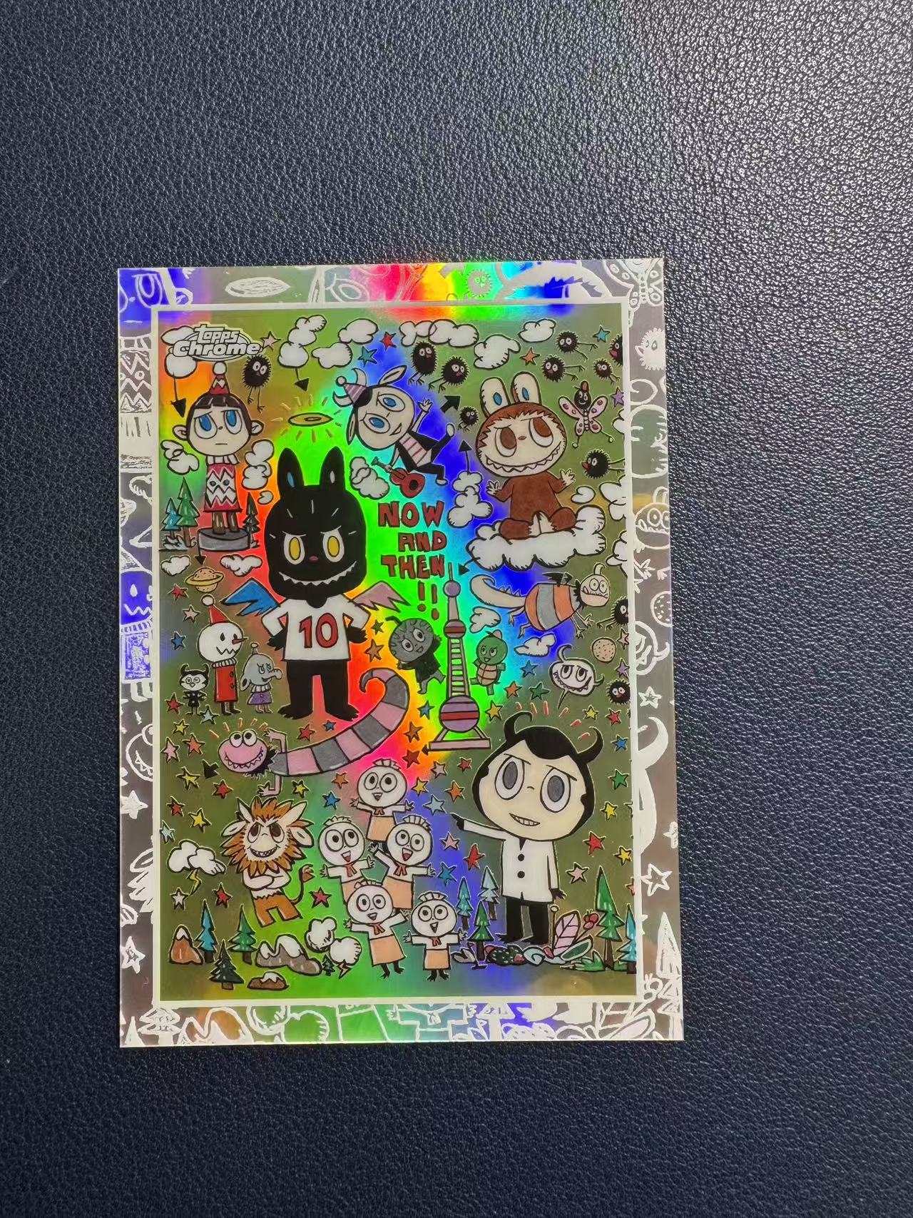 2025 Topps labubu TM01 (2025) 【禄卡拍卖】TC x 泡泡玛特 拉布布10周年纪念盒 龙家升作品 银折 #2 实卡精美 收藏必备 第二张 12.15-冬瓜TQ-Z07